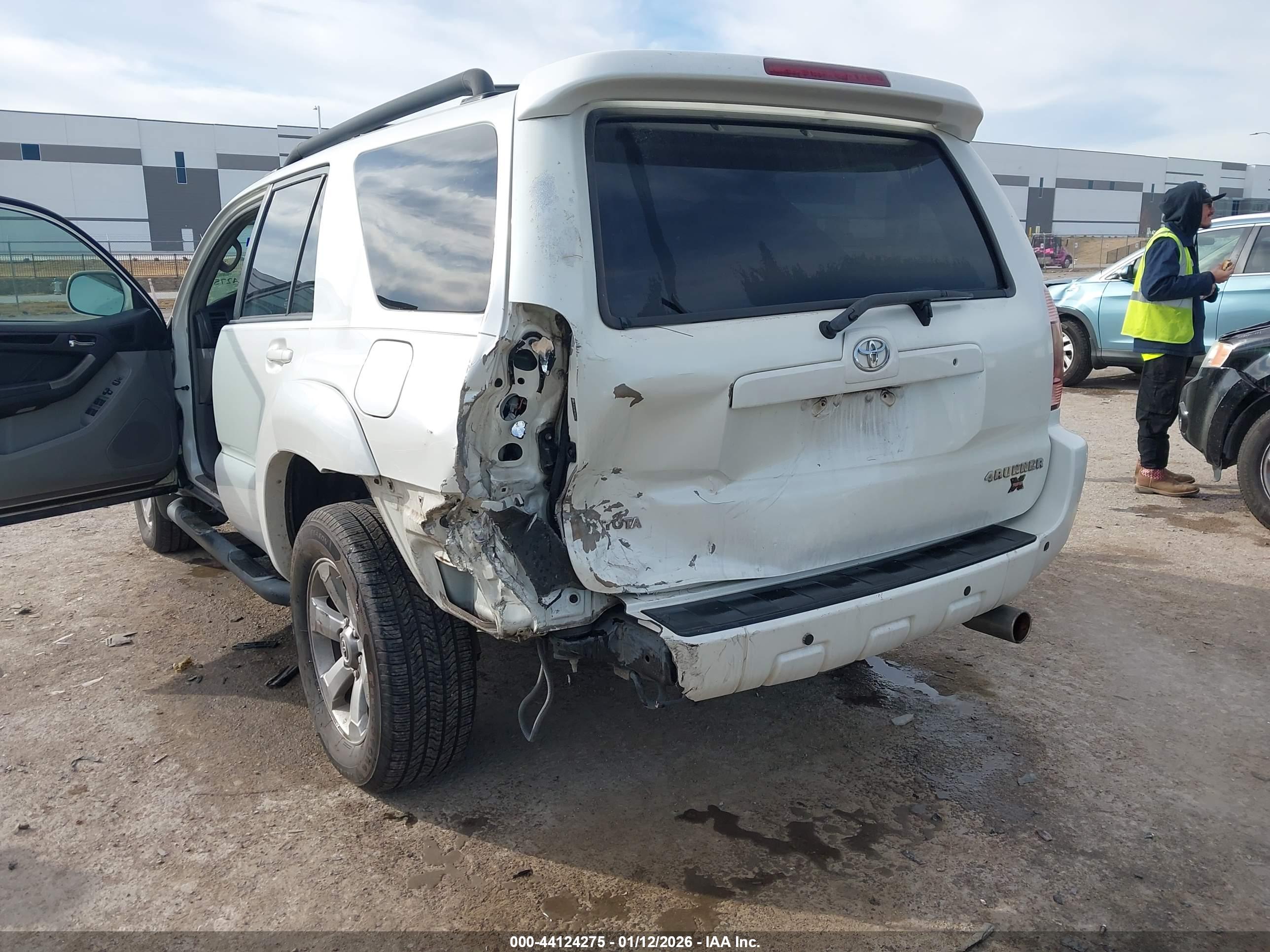 TOYOTA 4RUNNER image 6