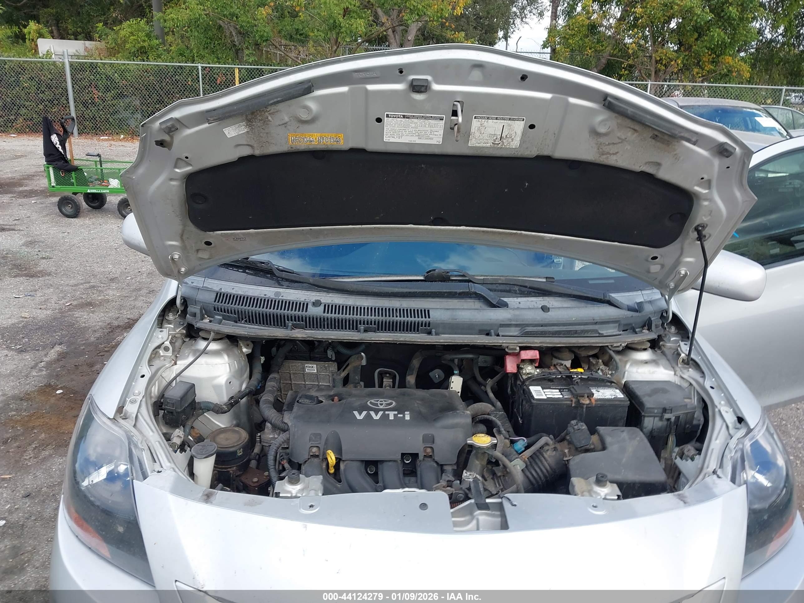 TOYOTA YARIS image 10