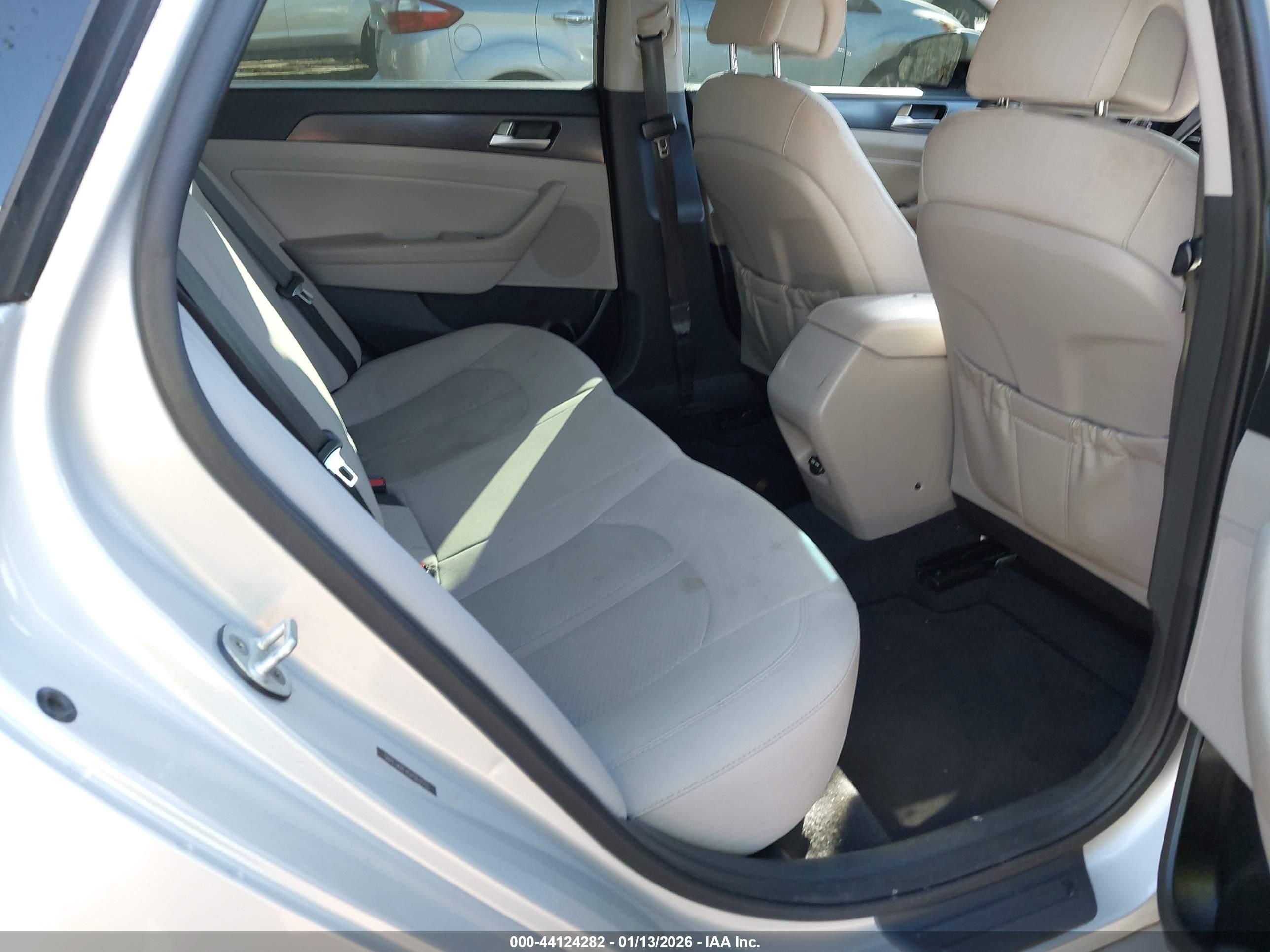 HYUNDAI SONATA image 8