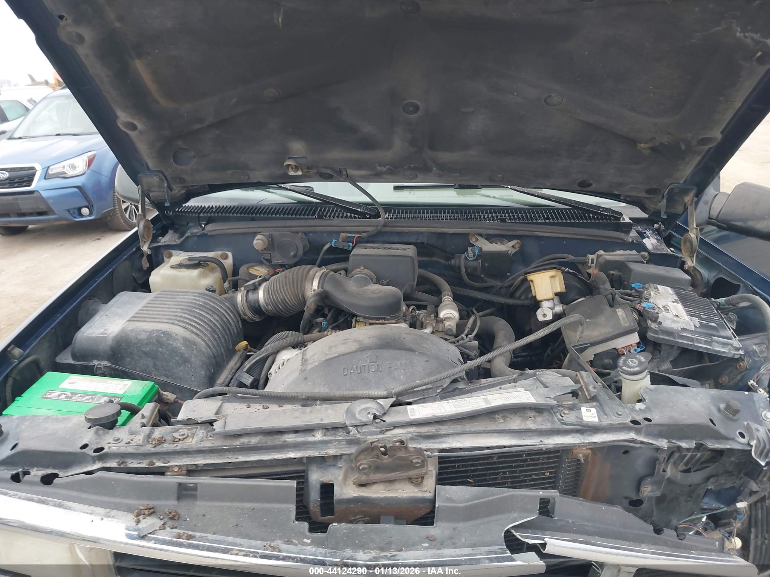 CHEVROLET GMT-400 image 10