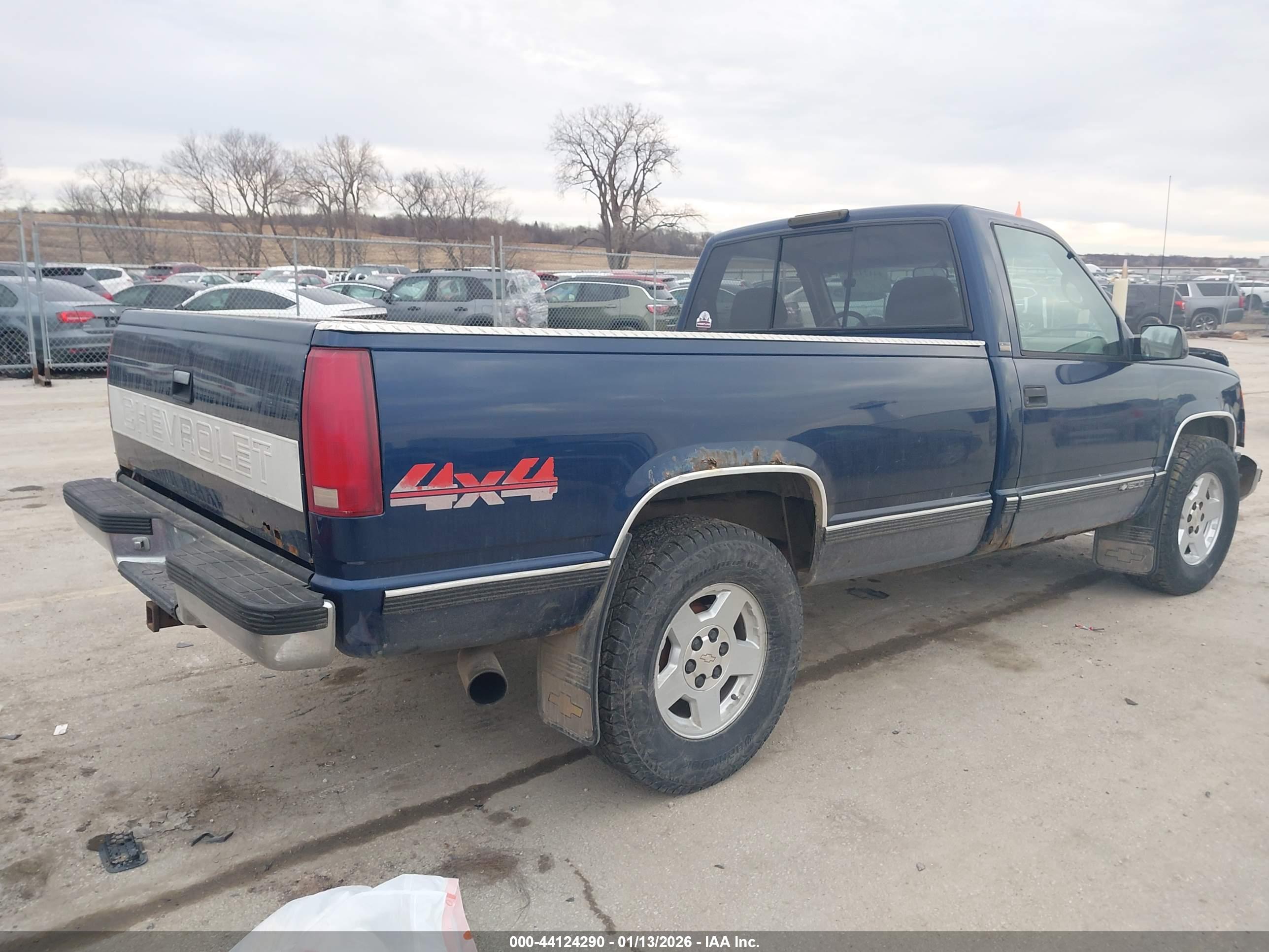 CHEVROLET GMT-400 image 4