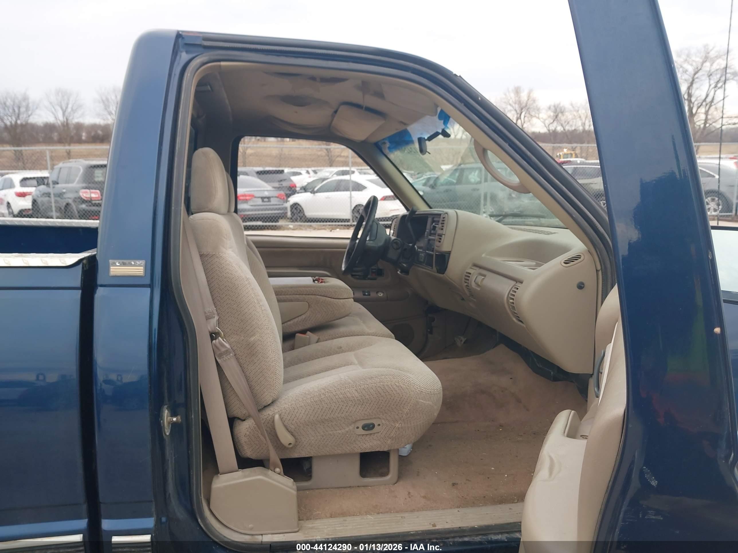 CHEVROLET GMT-400 image 5
