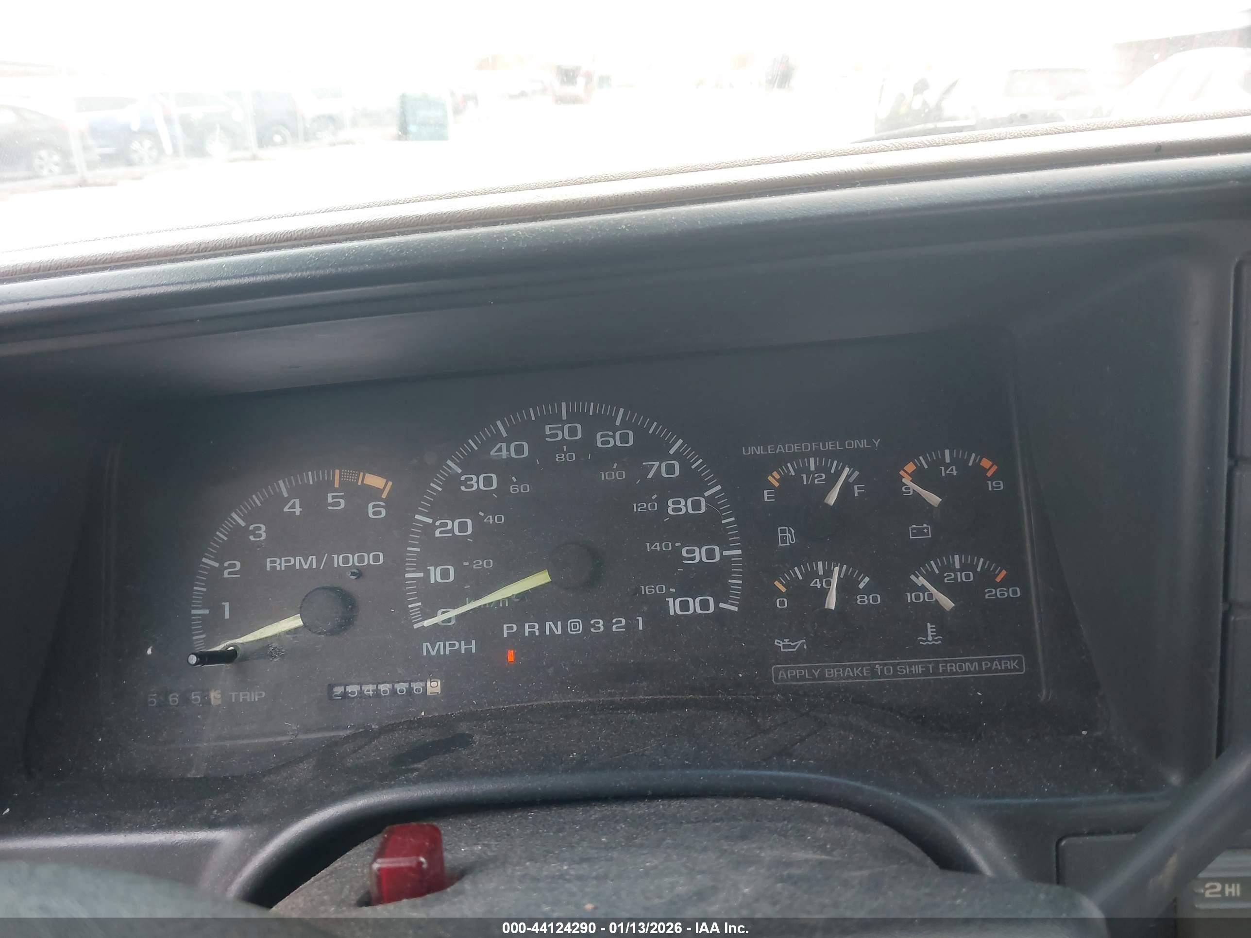 CHEVROLET GMT-400 image 7