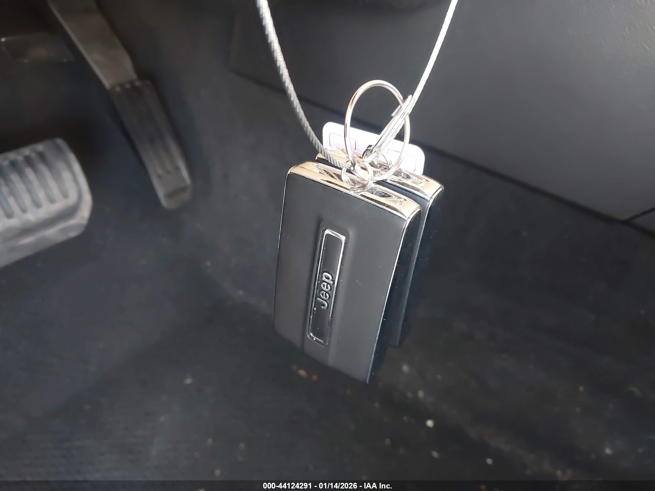 JEEP GRAND image 11