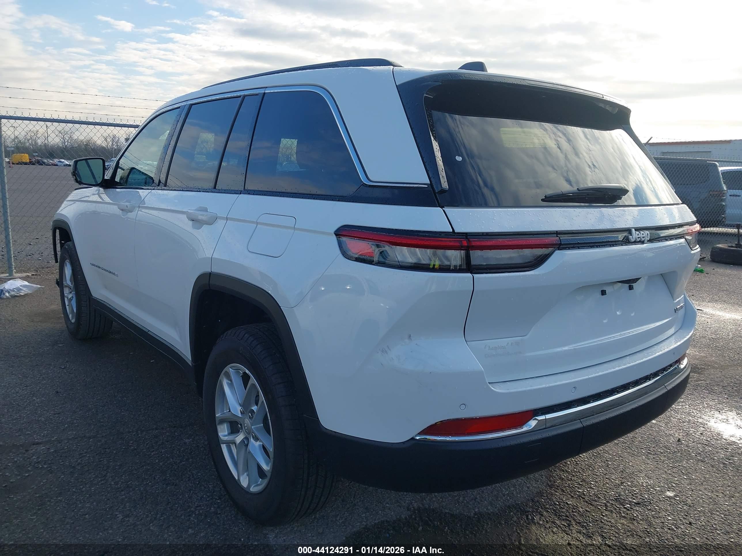 JEEP GRAND image 3
