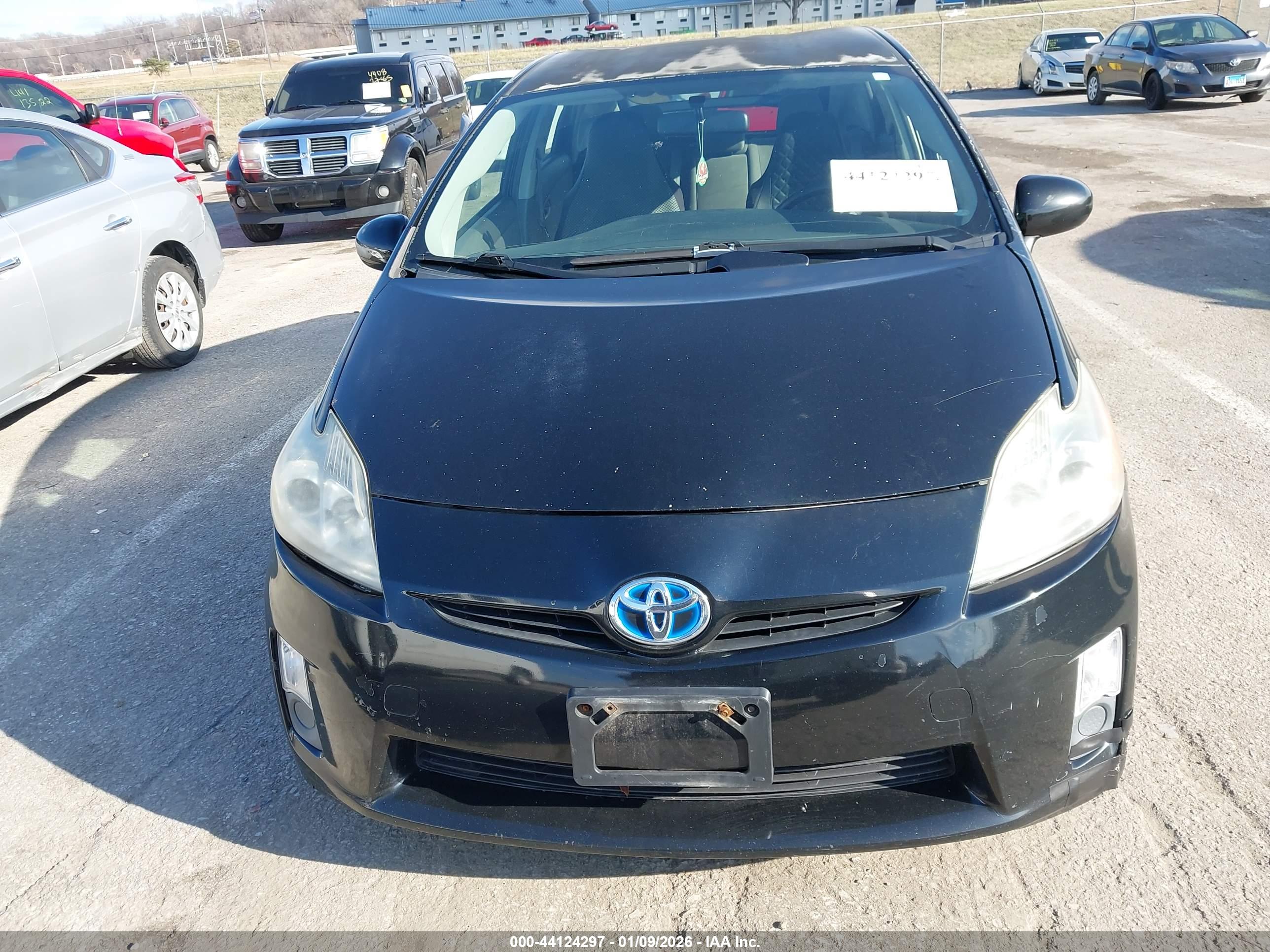 TOYOTA PRIUS image 6