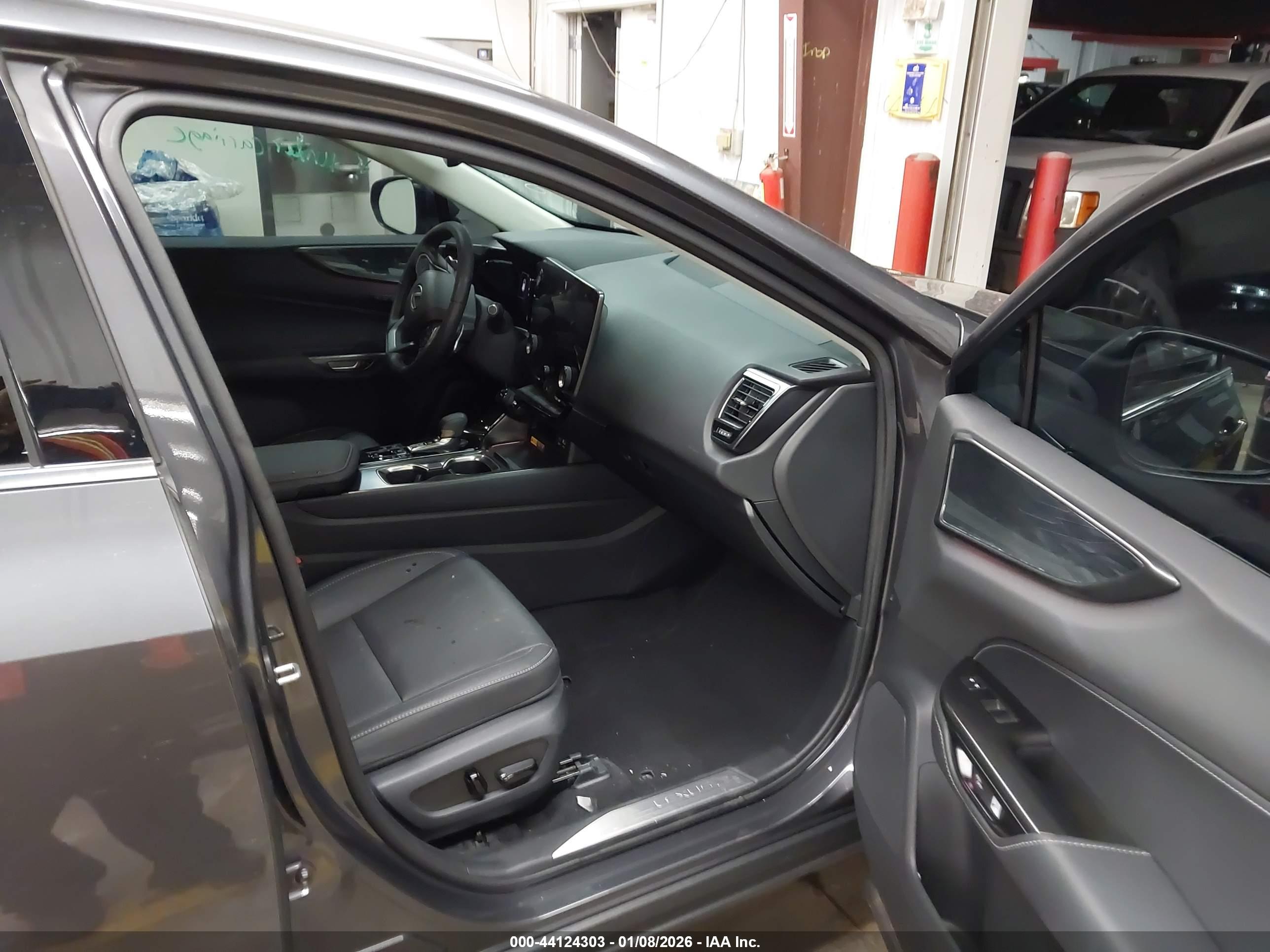 LEXUS NX image 5