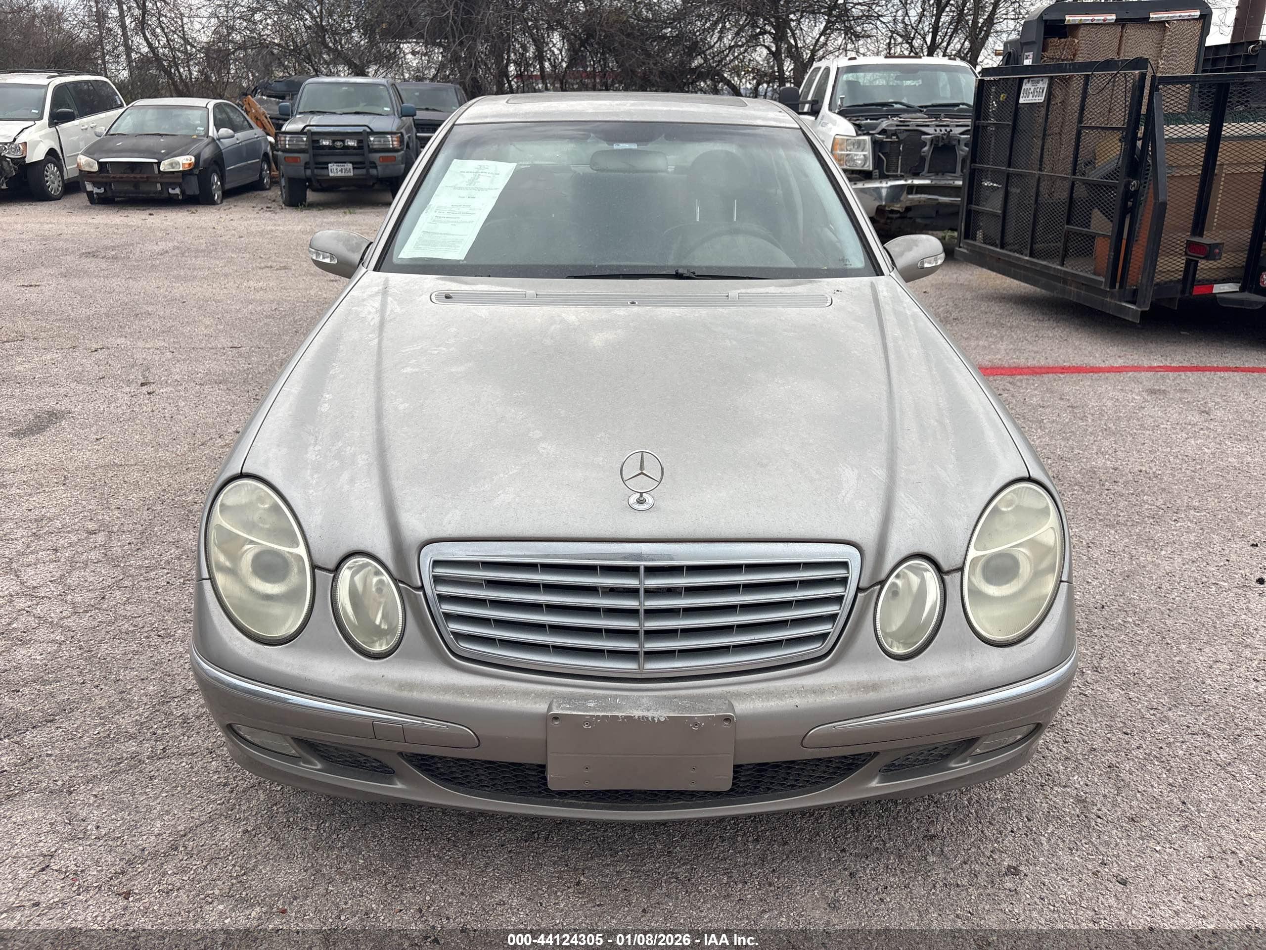 MERCEDES-BENZ E image 6
