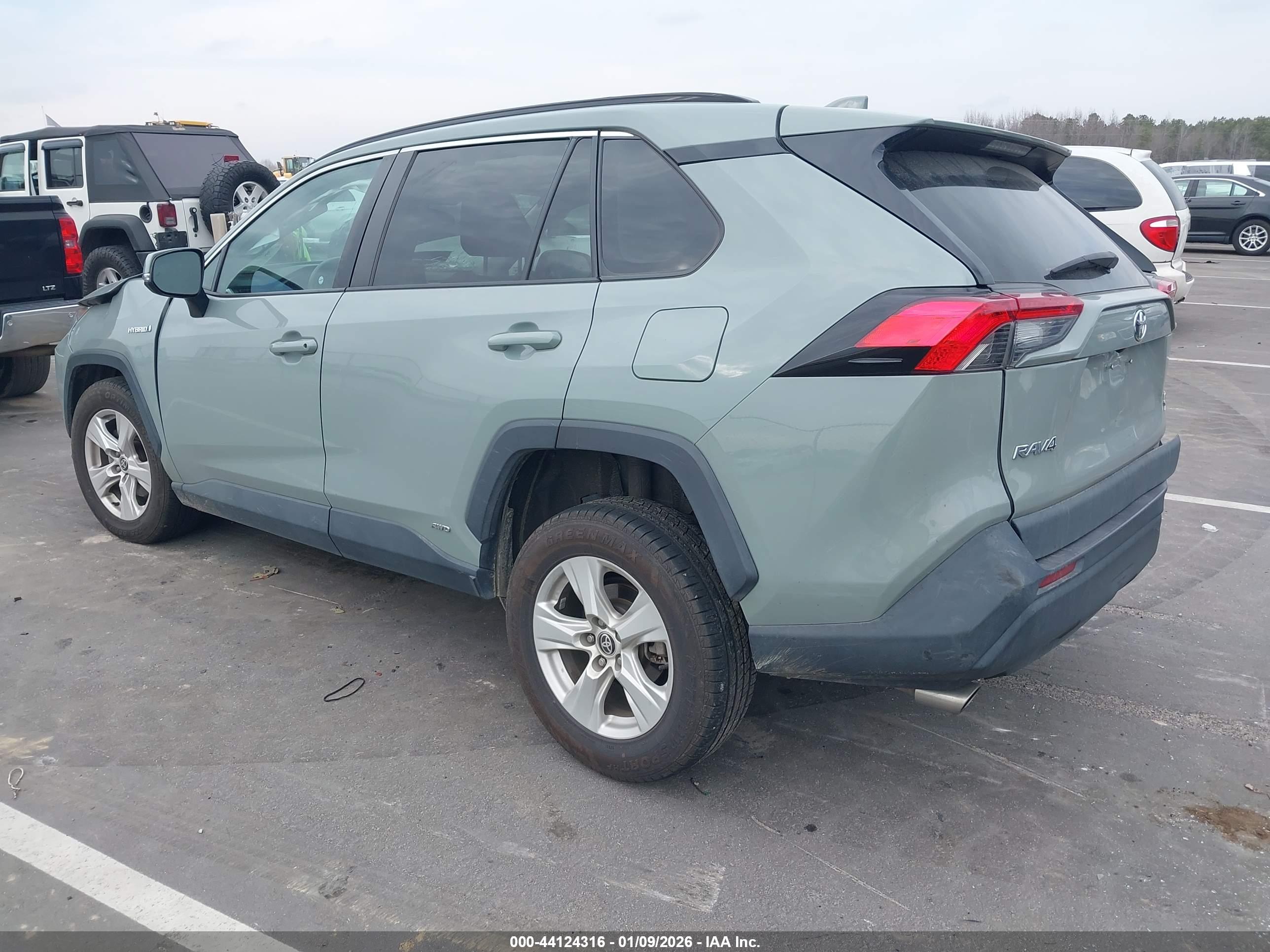 TOYOTA RAV4 image 3