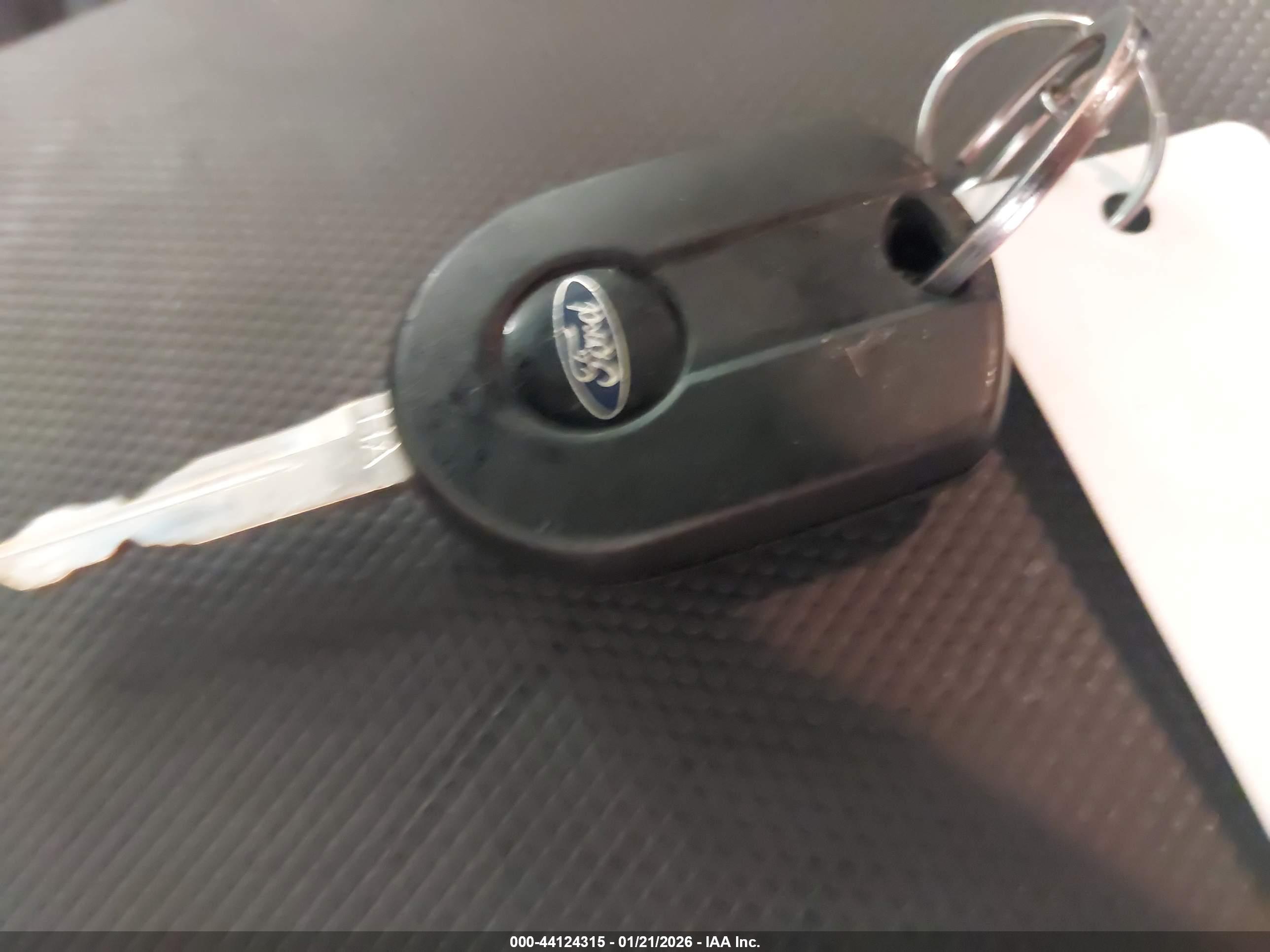 FORD ESCAPE image 11