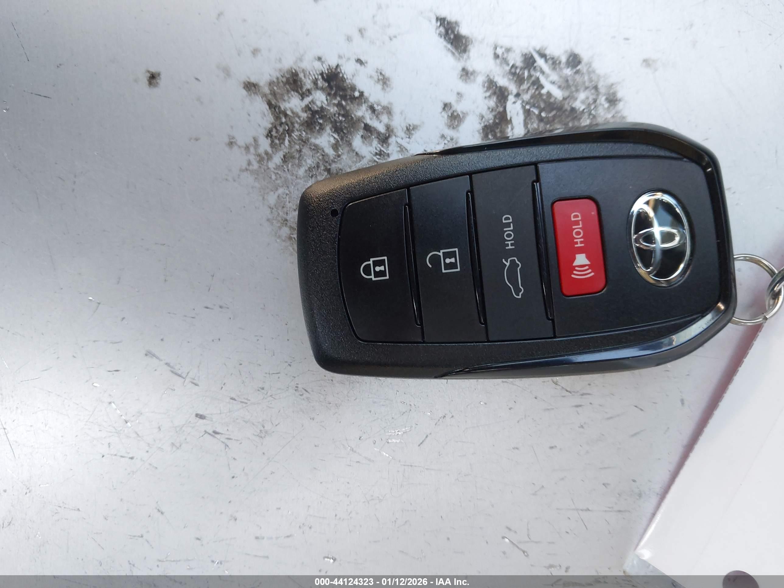 TOYOTA COROLLA image 11
