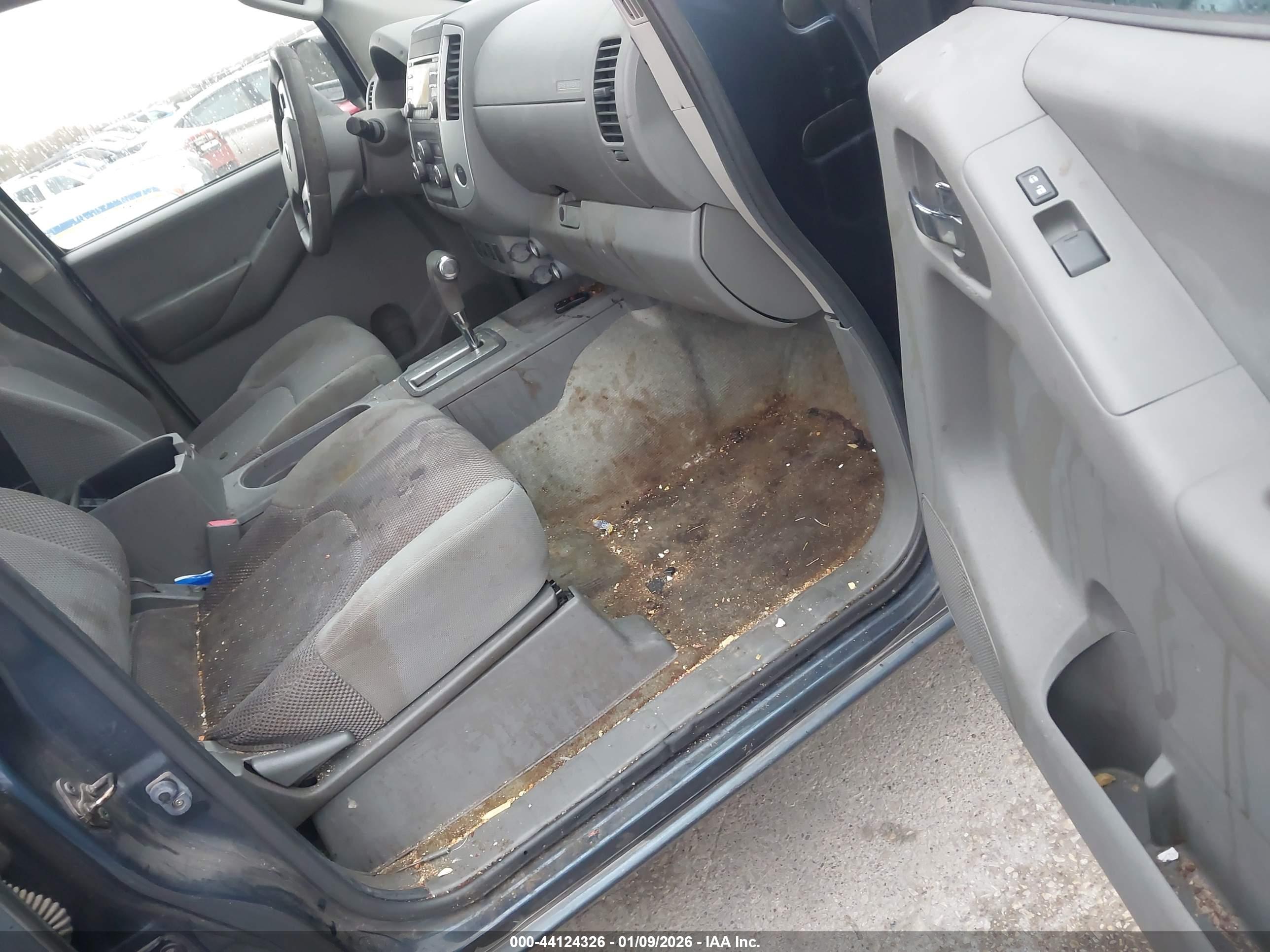 NISSAN FRONTIER image 5