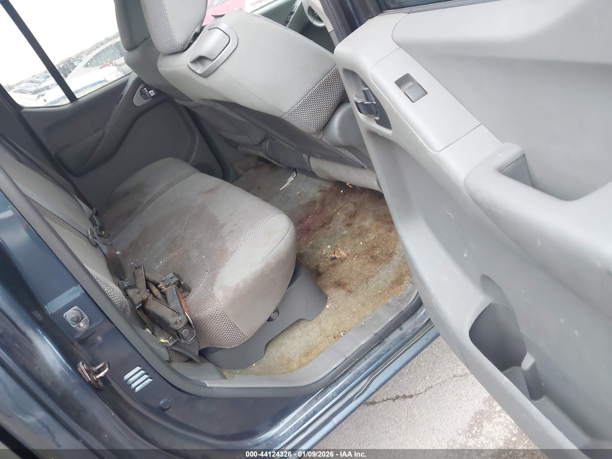 NISSAN FRONTIER image 8