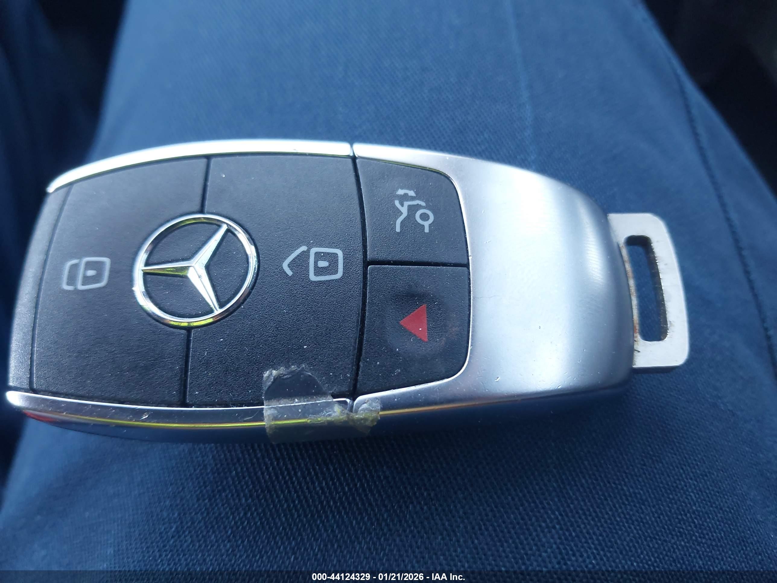 MERCEDES-BENZ GLE image 11