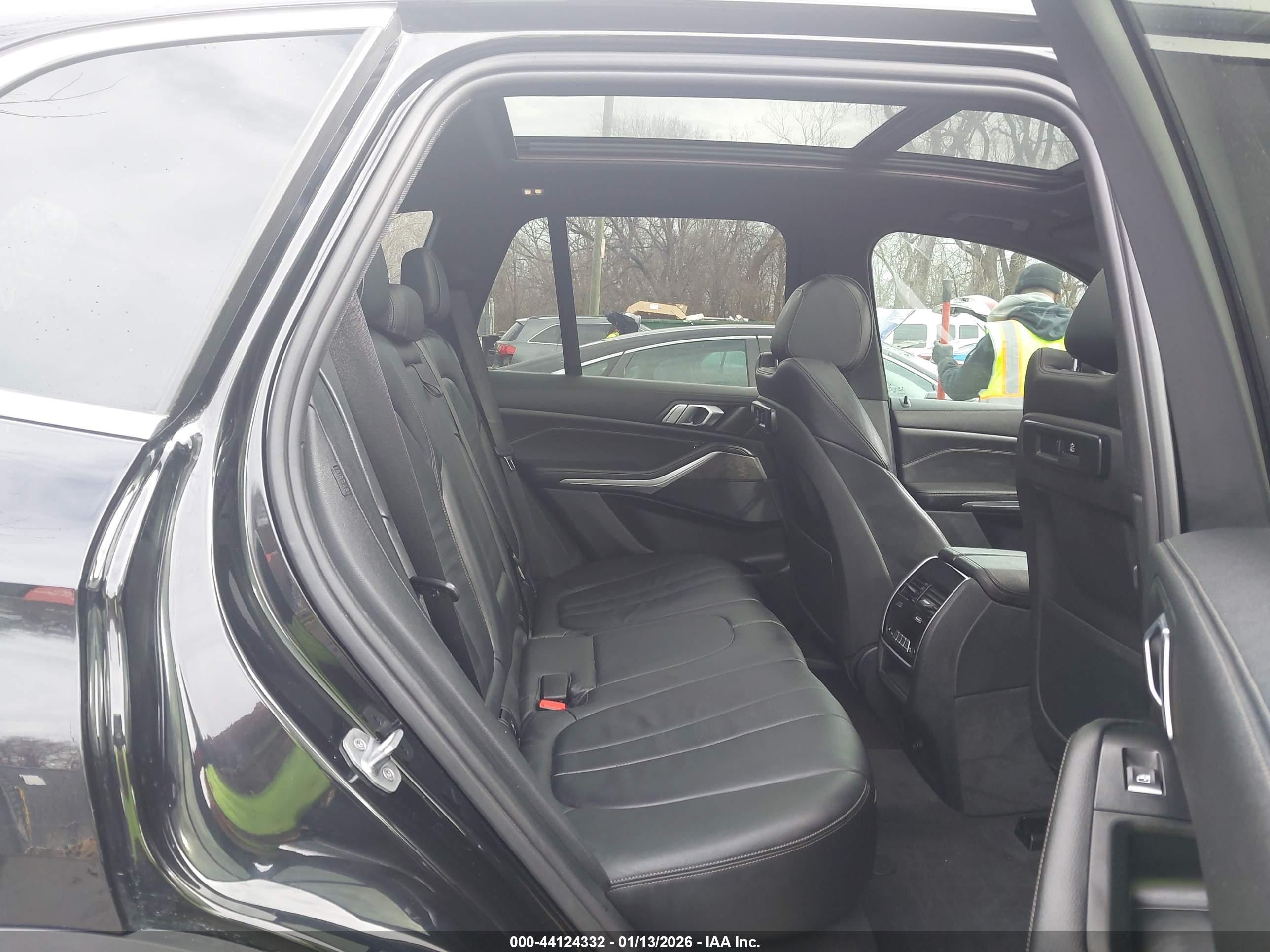 BMW X5 image 8