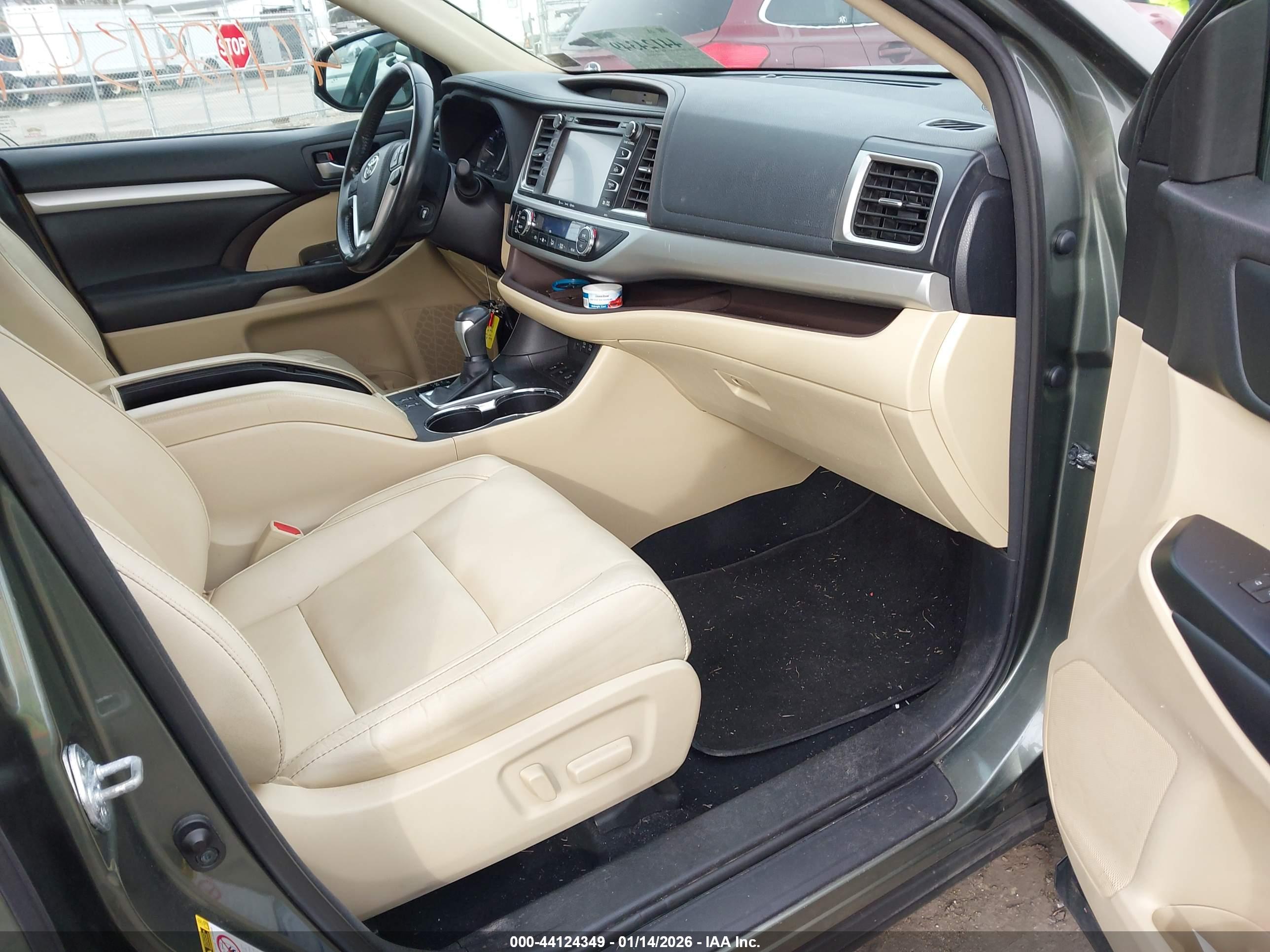TOYOTA HIGHLANDER image 5