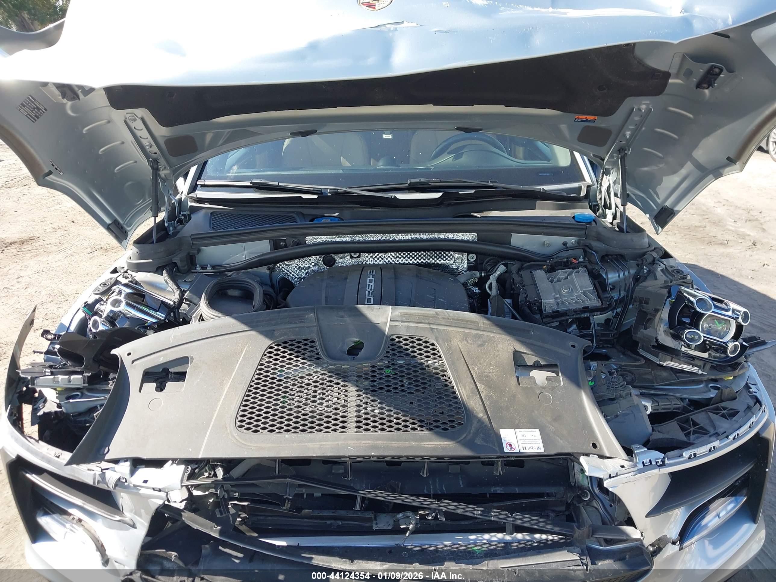 PORSCHE MACAN image 10