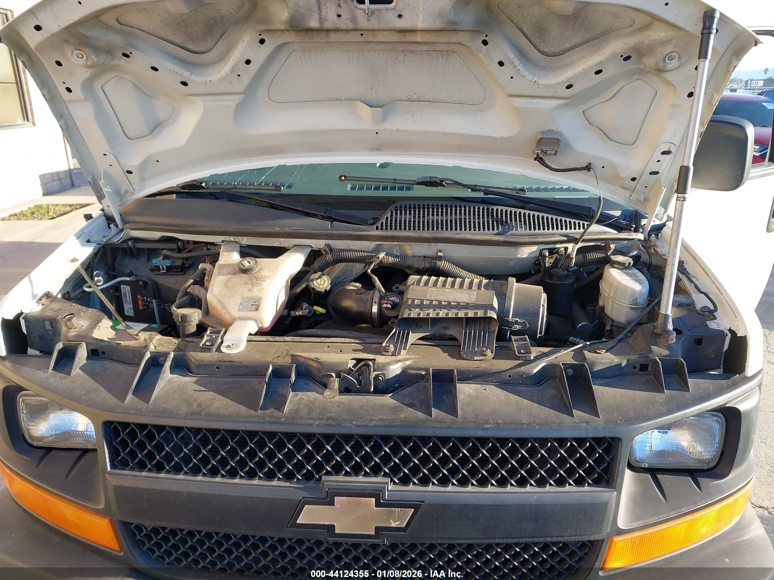 CHEVROLET EXPRESS image 10