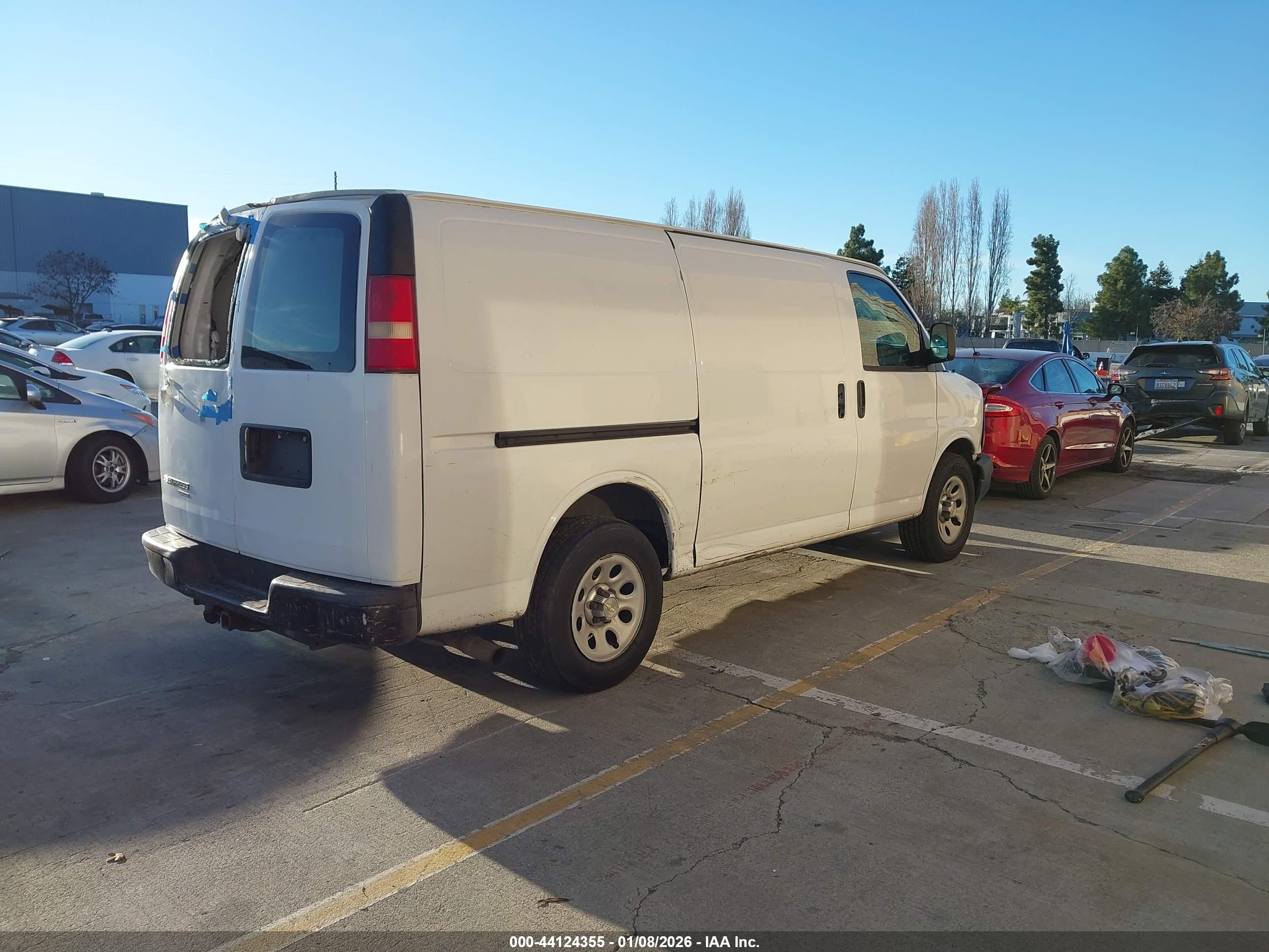 CHEVROLET EXPRESS image 4