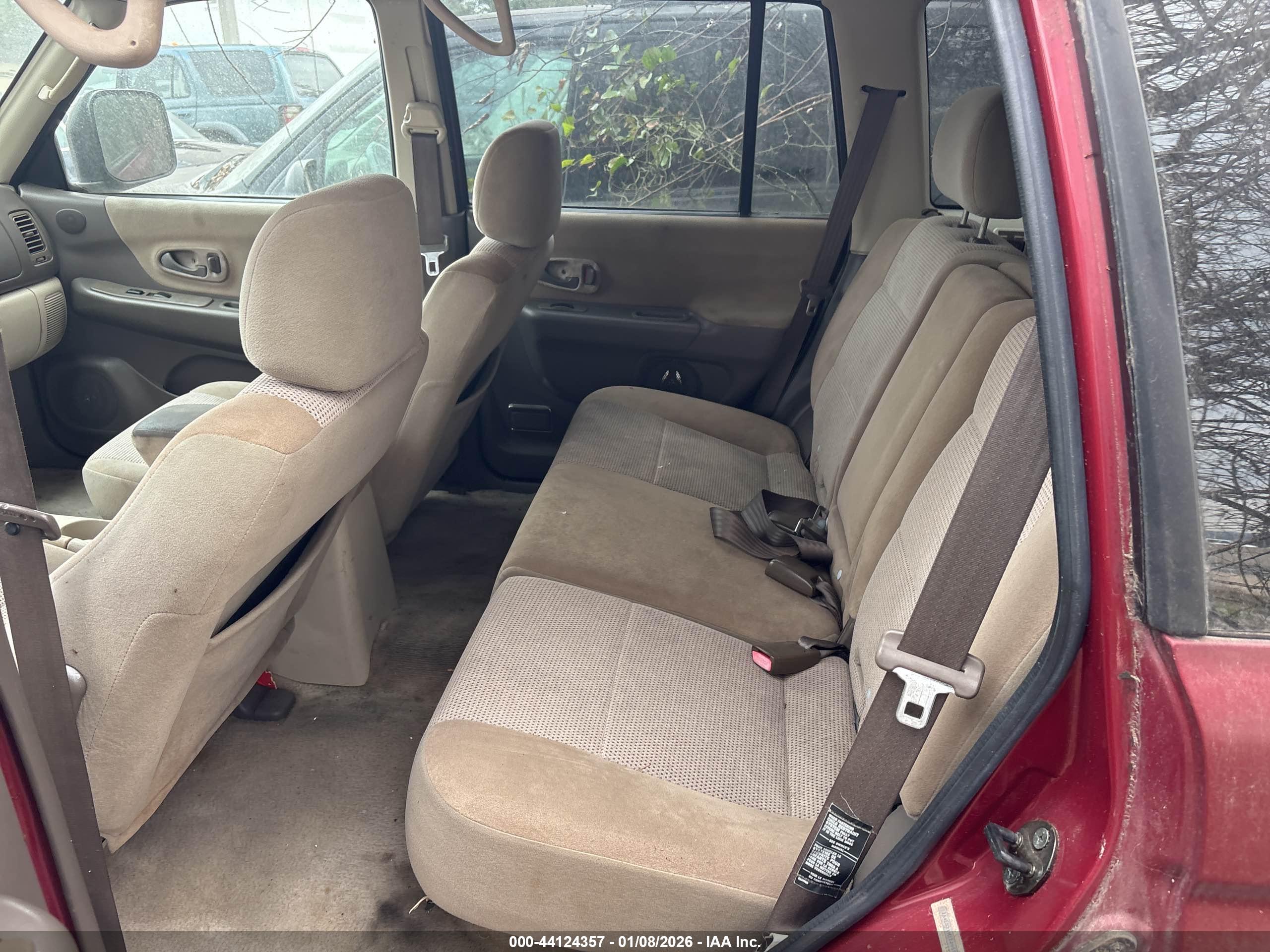MITSUBISHI MONTERO image 8