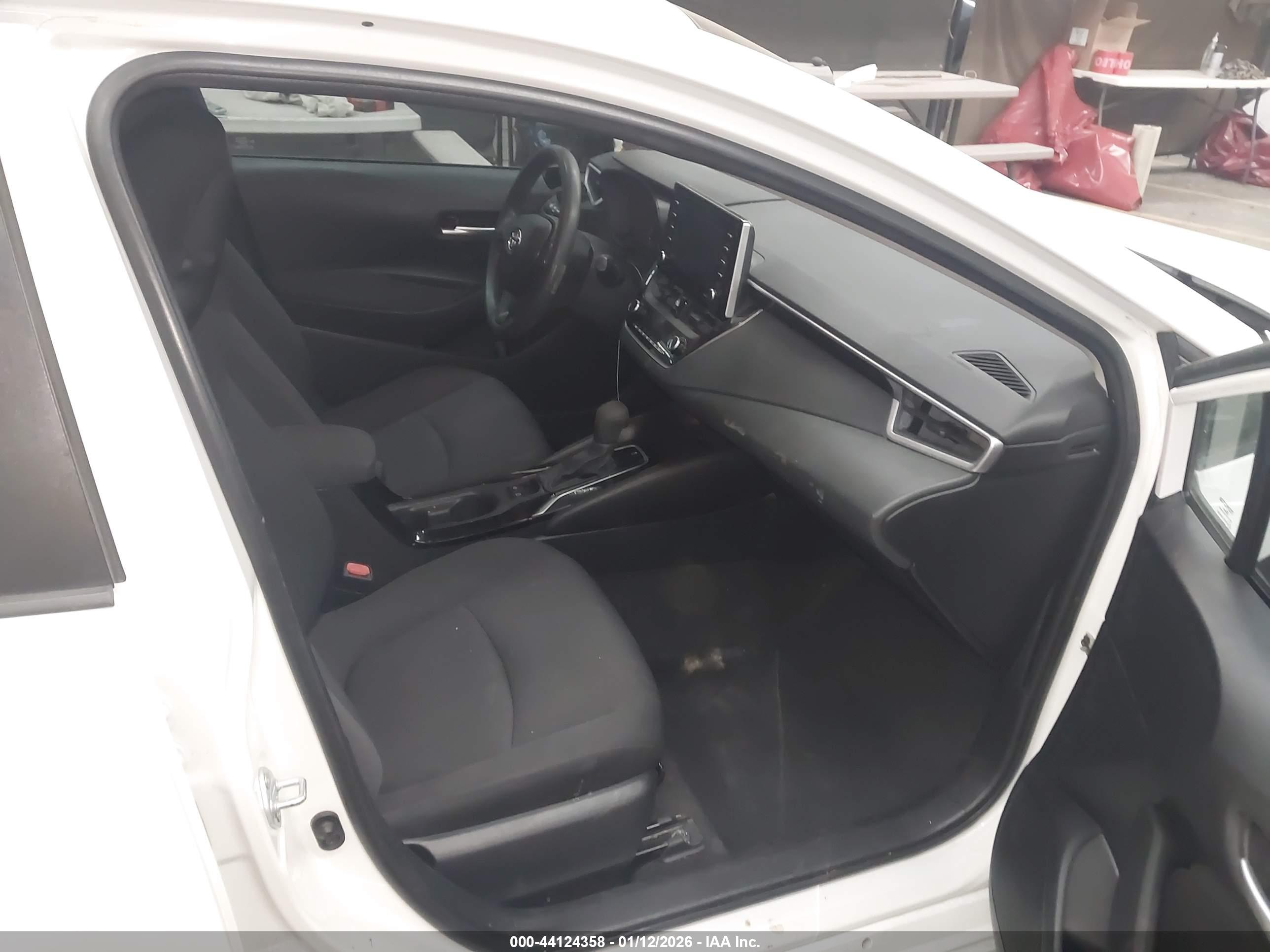TOYOTA COROLLA image 5