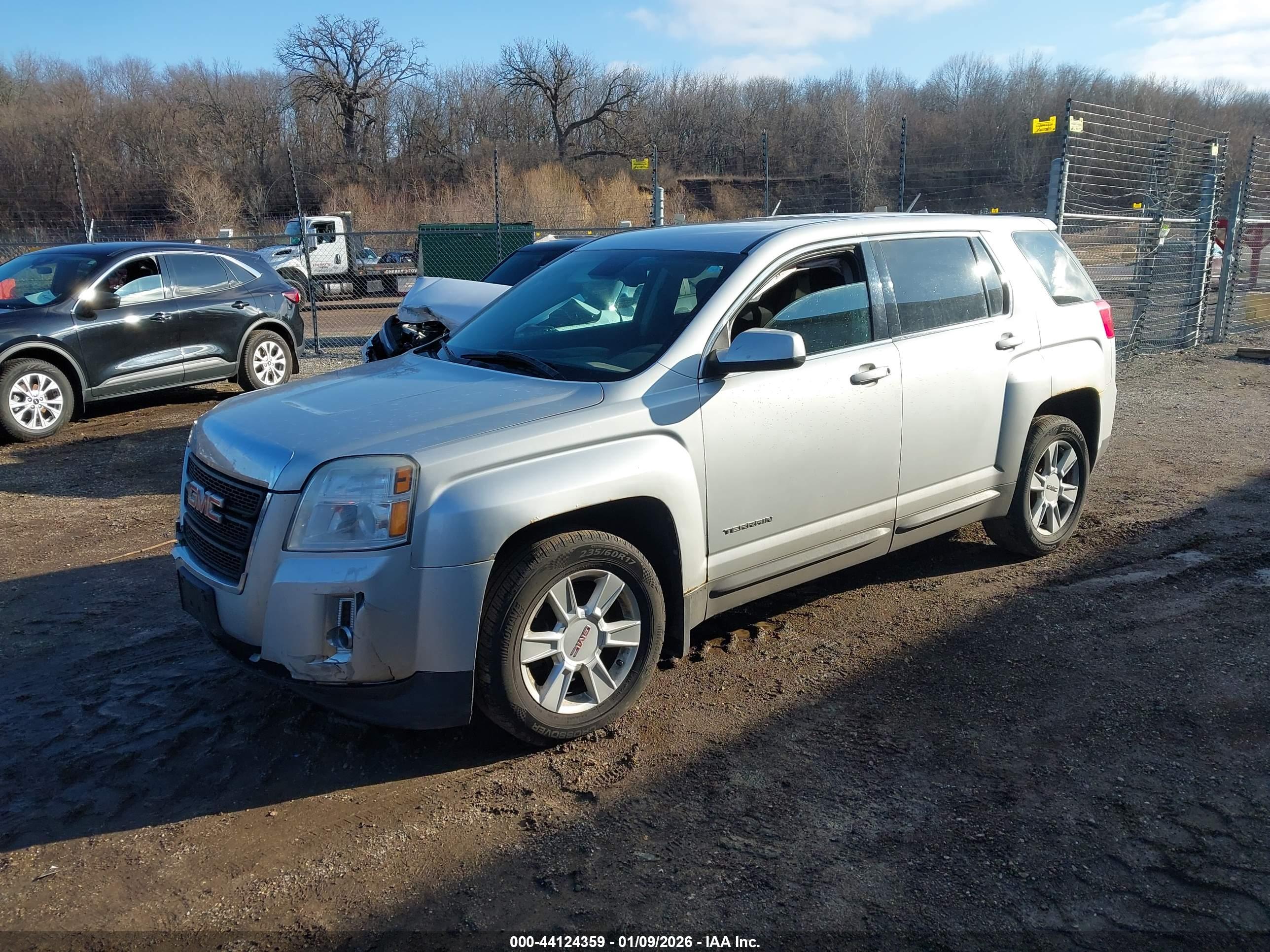 GMC TERRAIN image 2