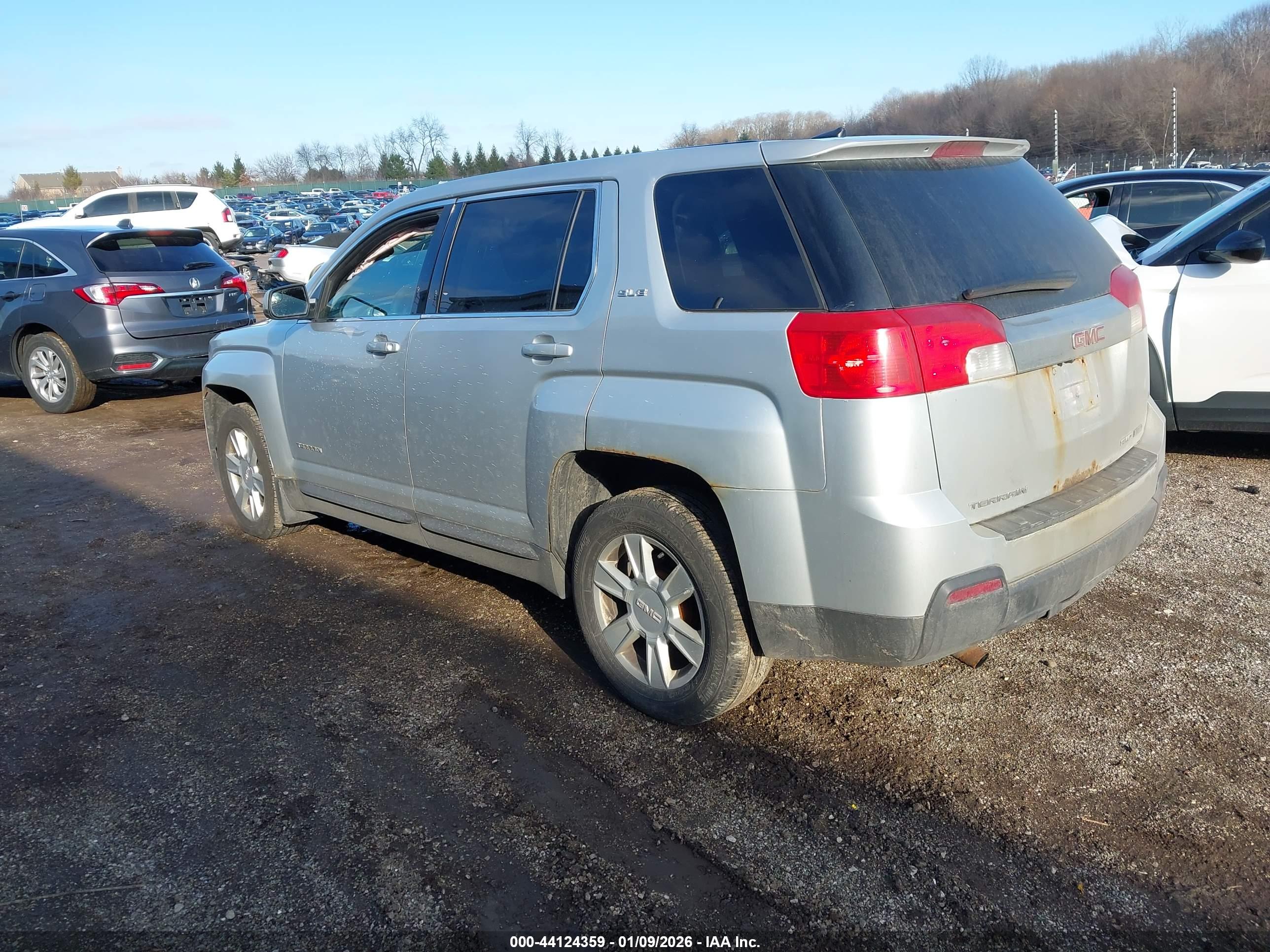 GMC TERRAIN image 3