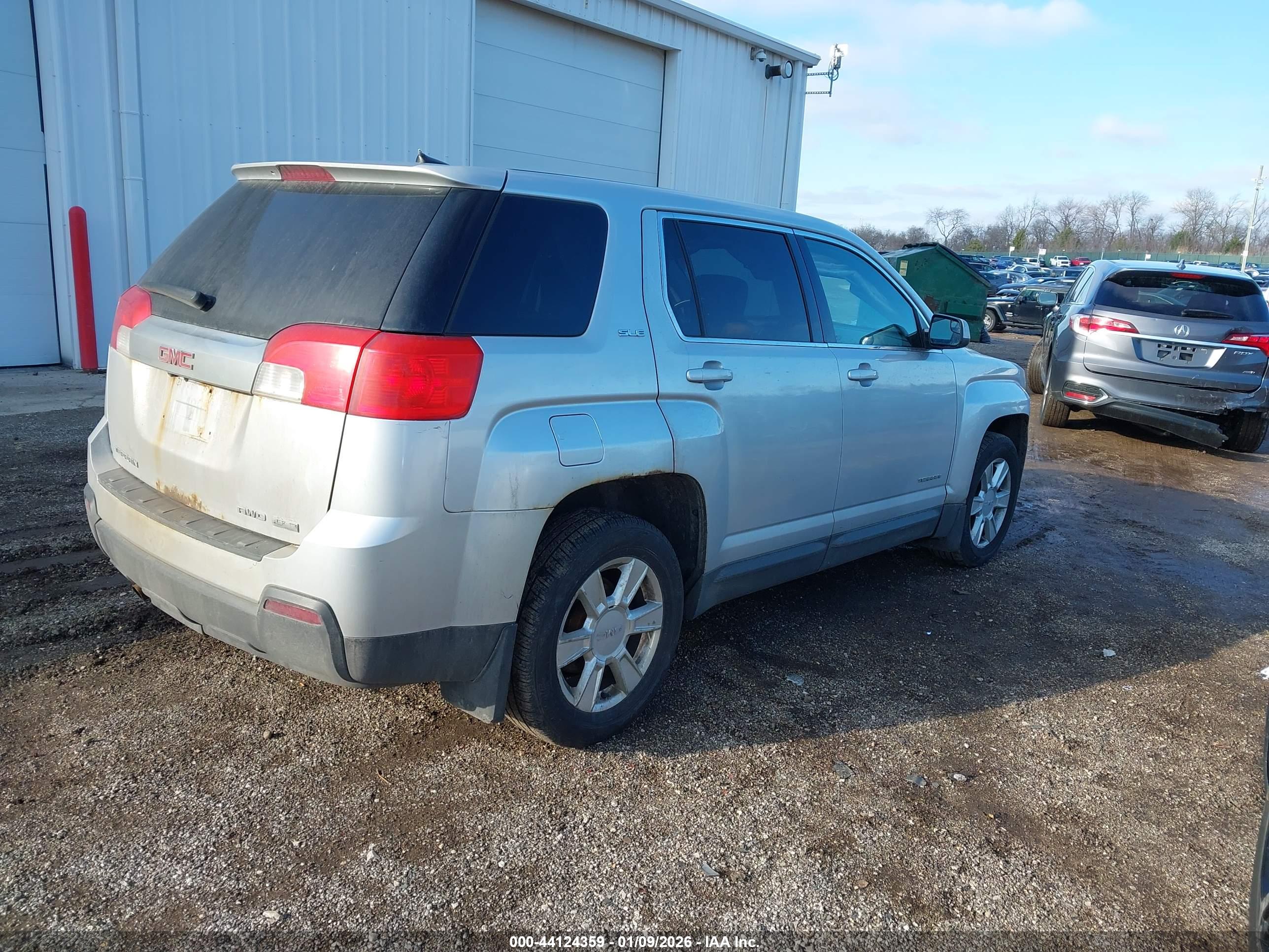 GMC TERRAIN image 4