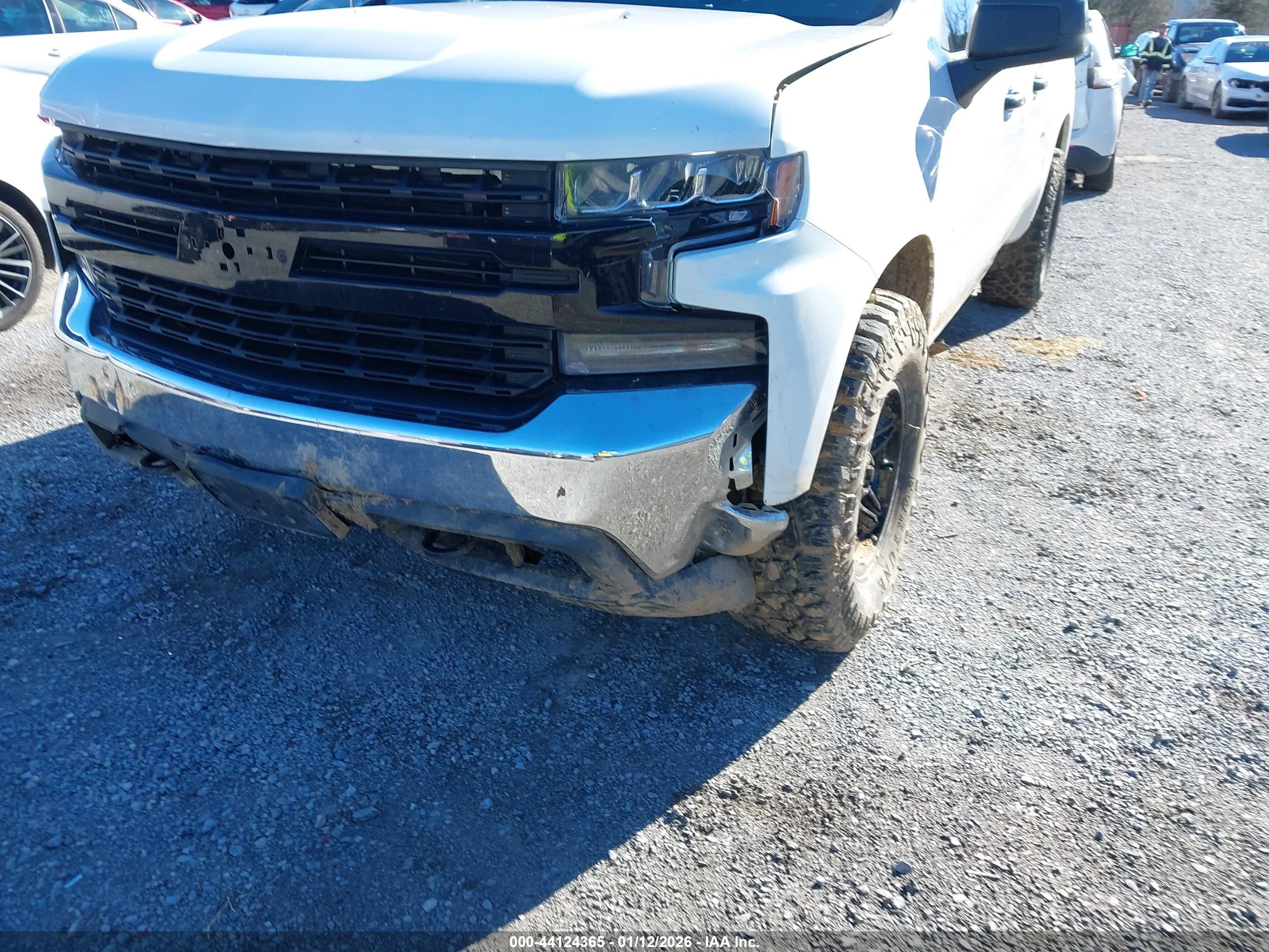 CHEVROLET SILVERADO image 6