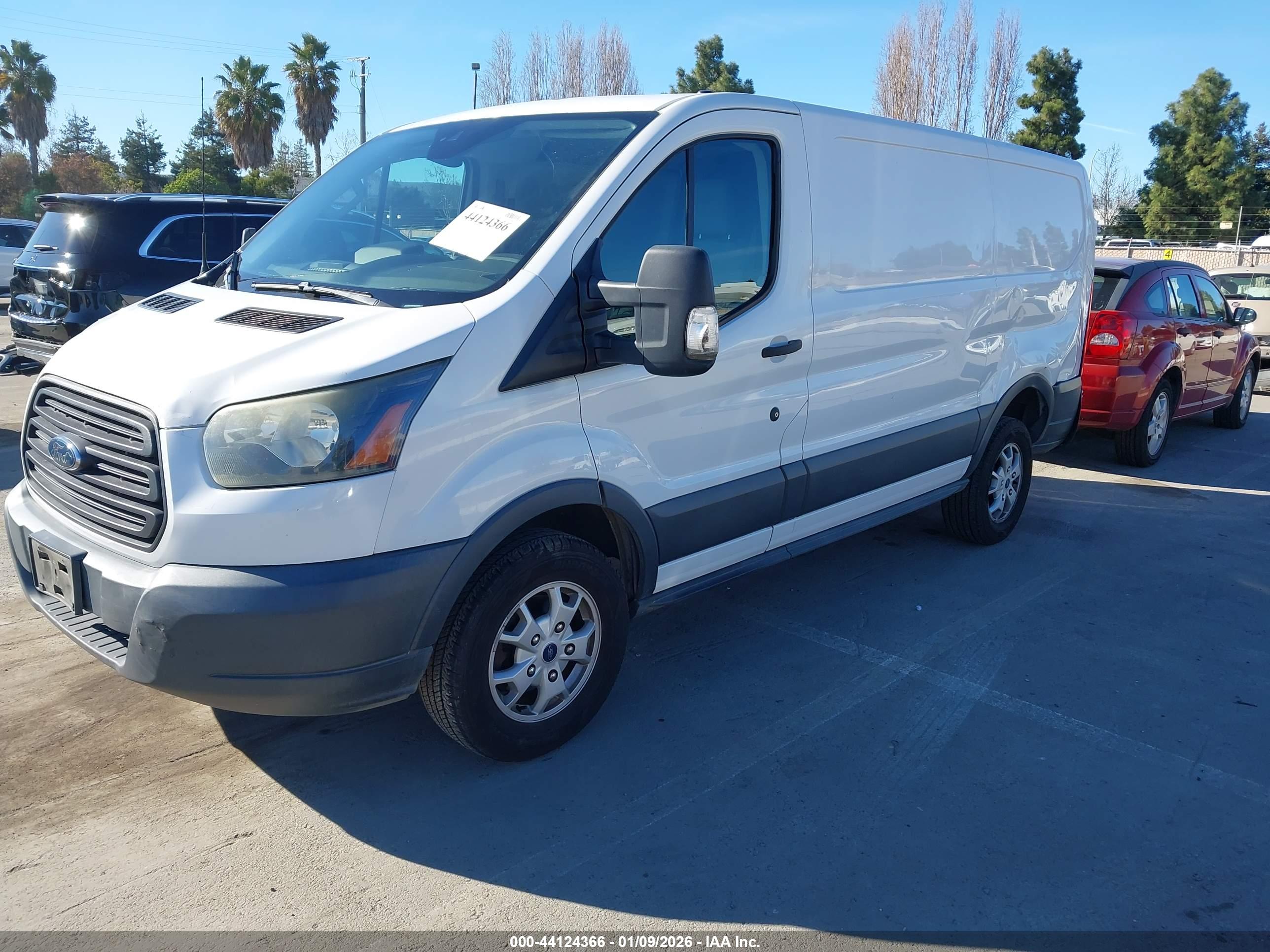 FORD TRANSIT-250 image 2