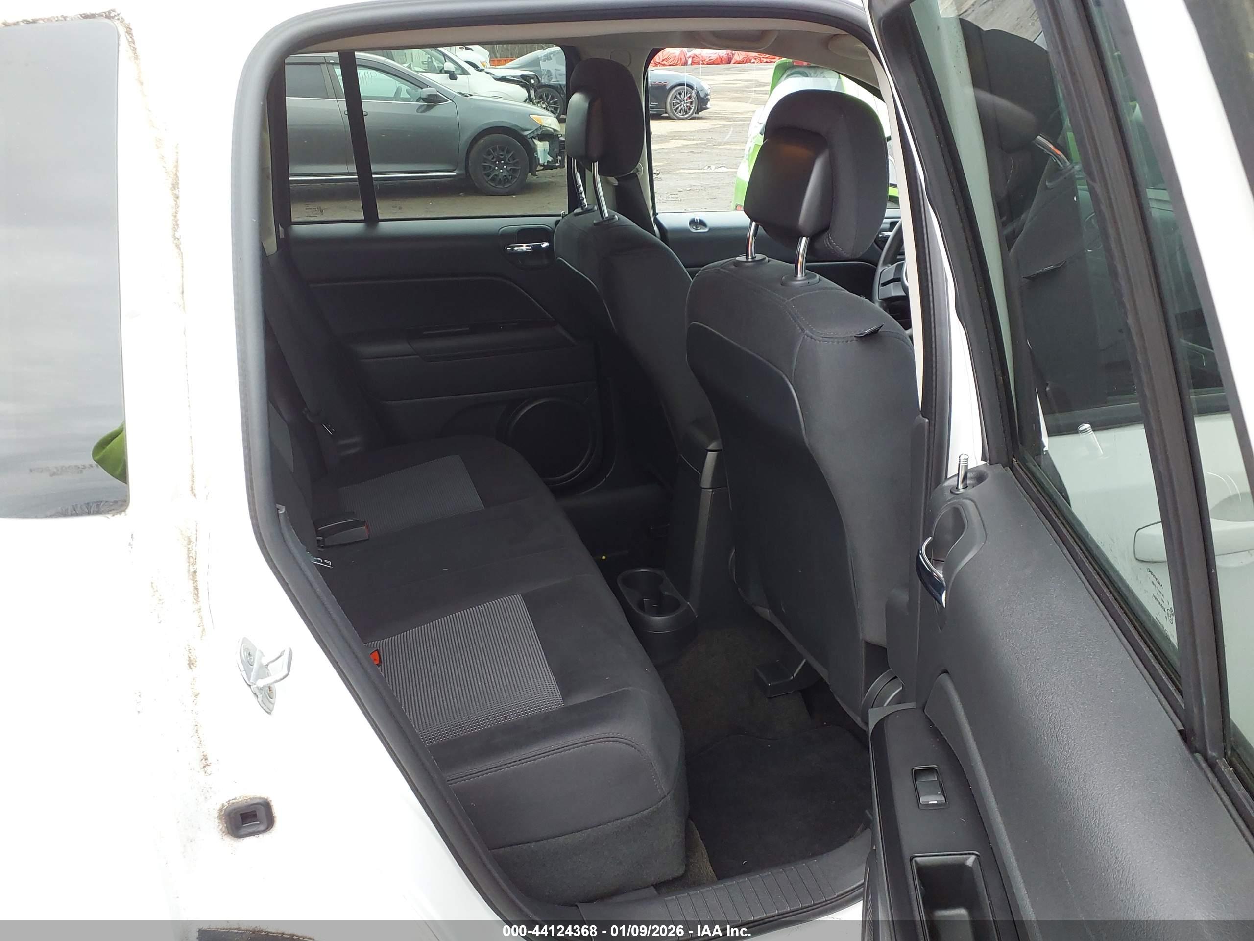 JEEP COMPASS image 8