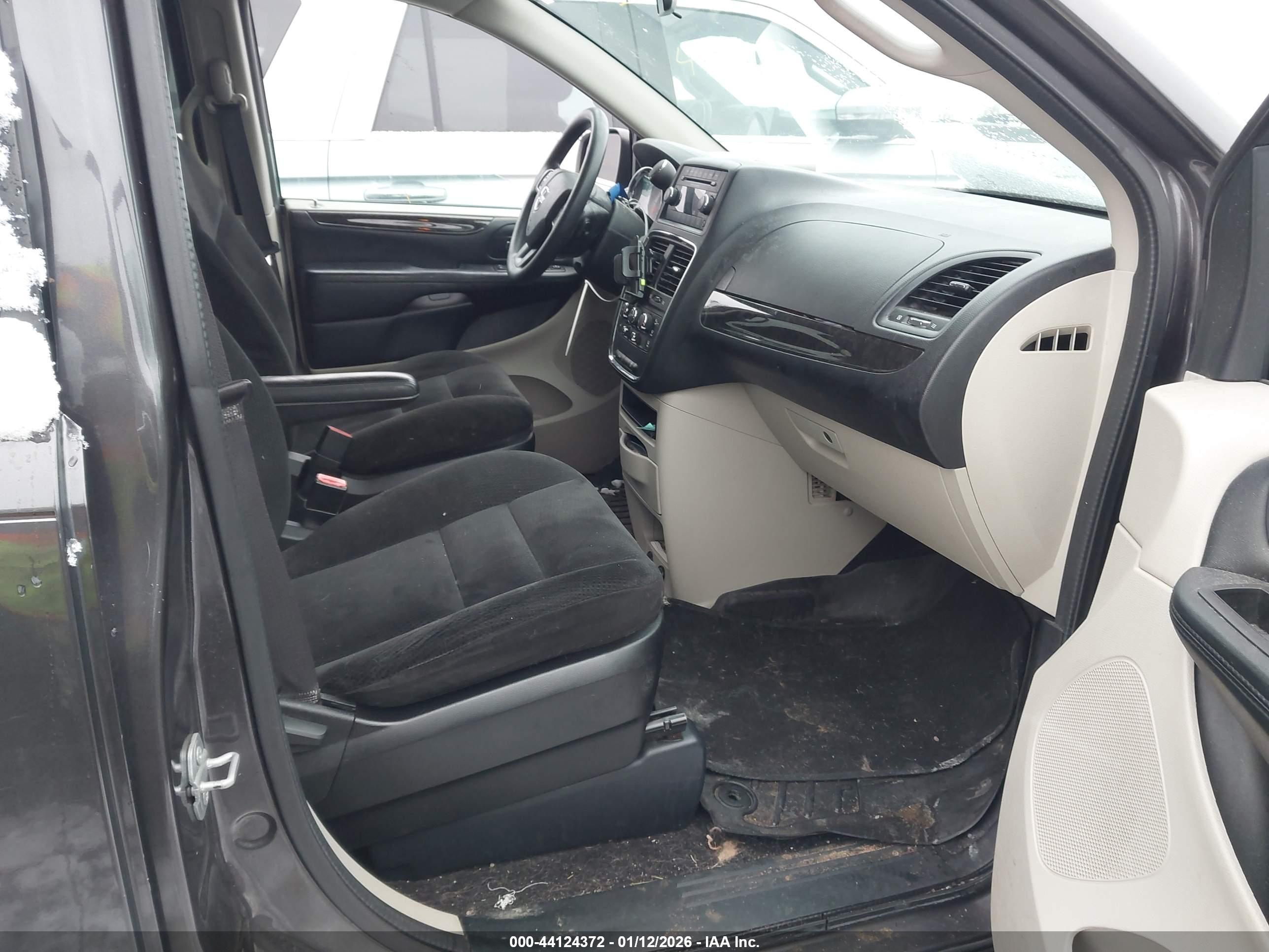 DODGE GRAND image 5