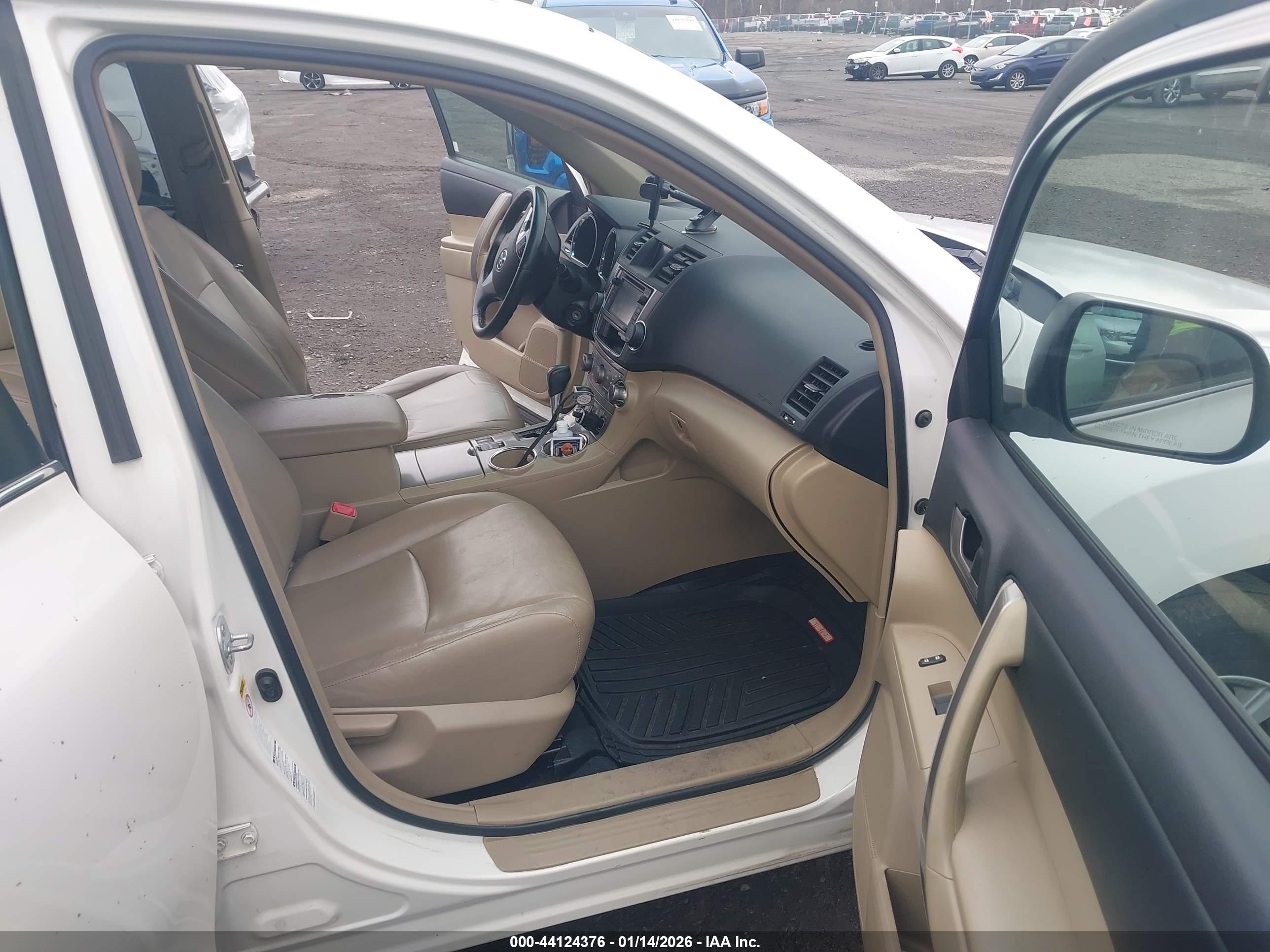 TOYOTA HIGHLANDER image 5