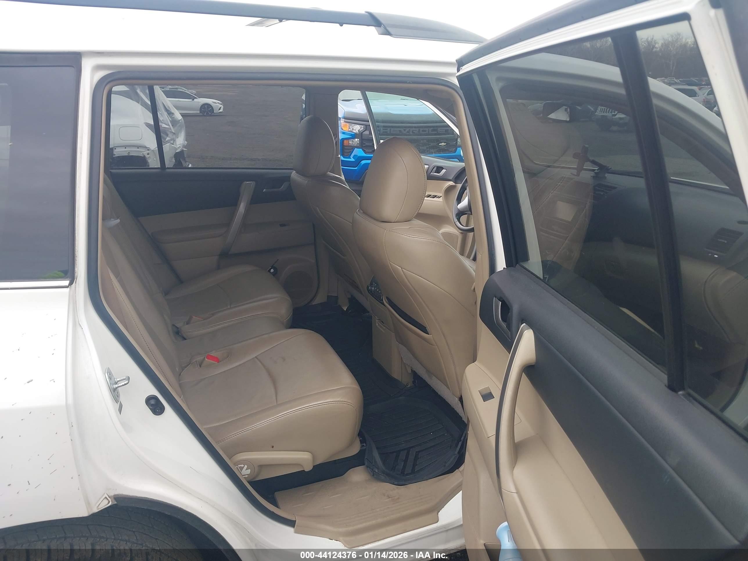 TOYOTA HIGHLANDER image 8