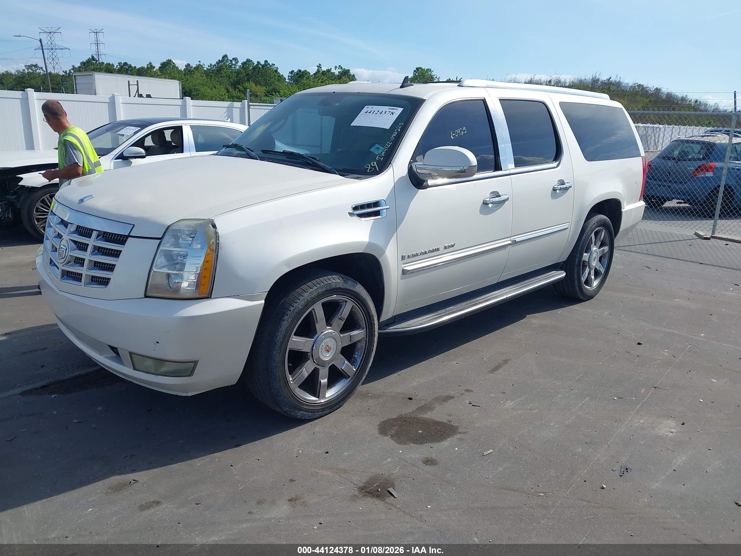 CADILLAC ESCALADE image 2