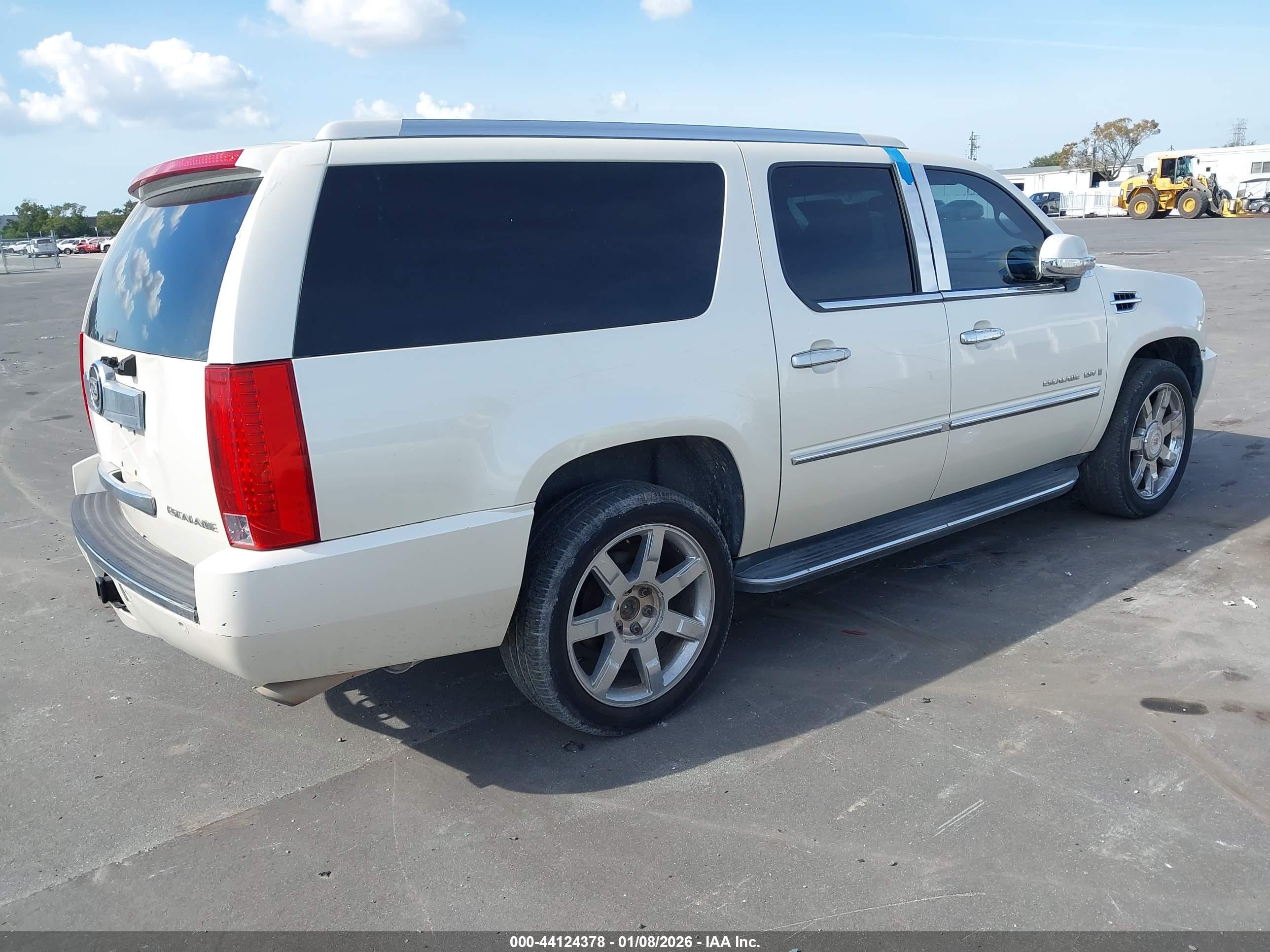 CADILLAC ESCALADE image 4