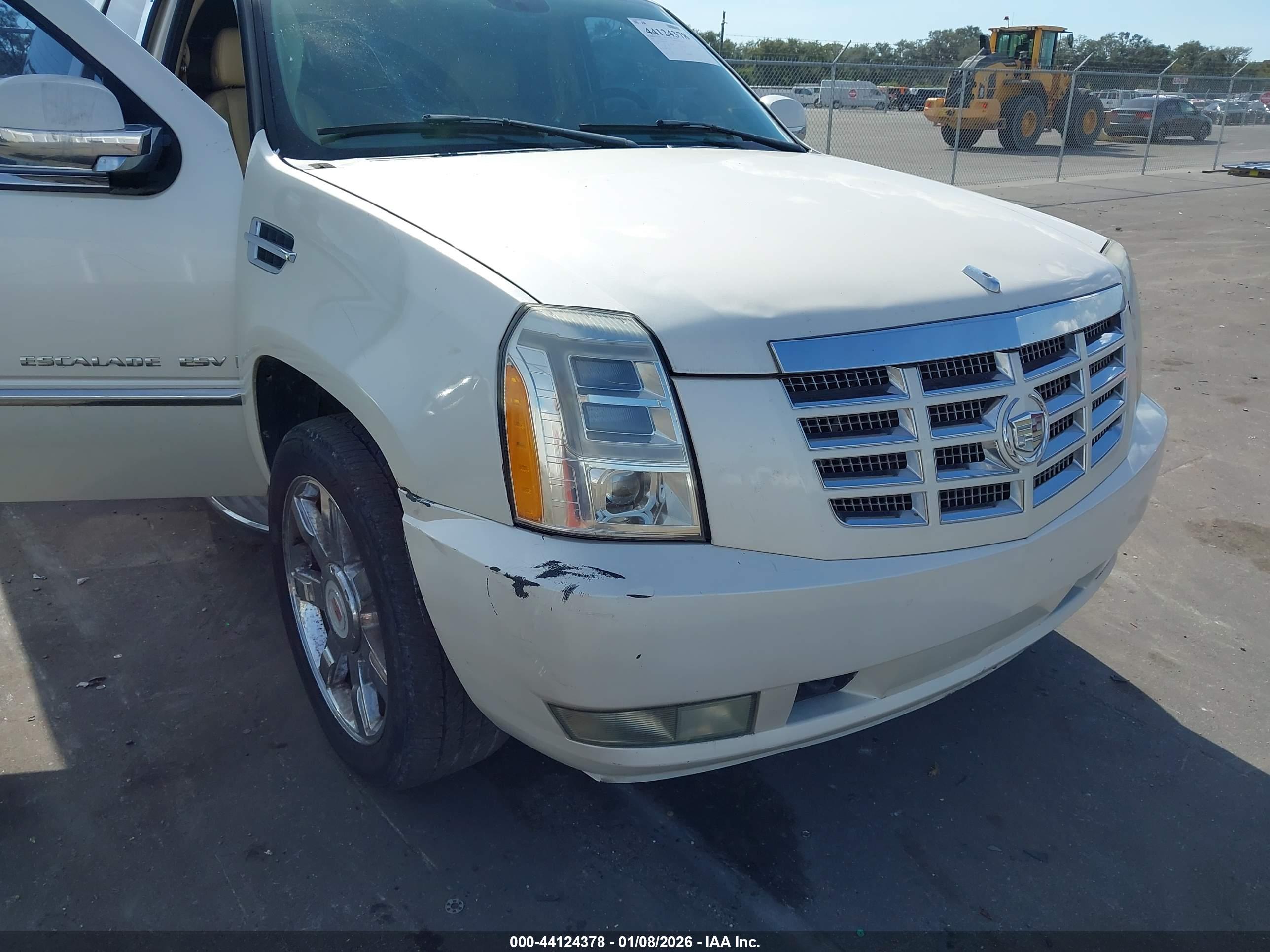 CADILLAC ESCALADE image 6