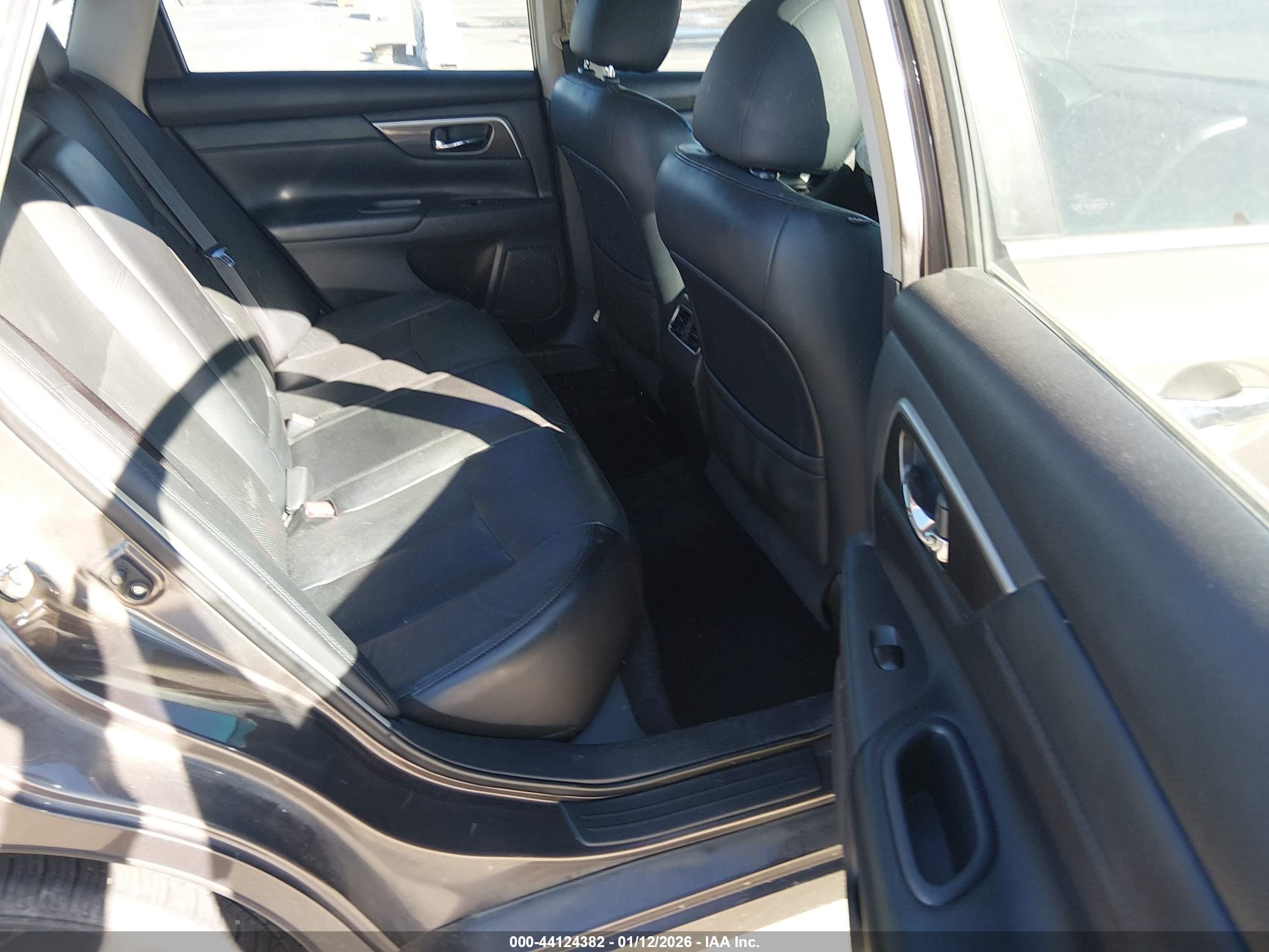 NISSAN ALTIMA image 8