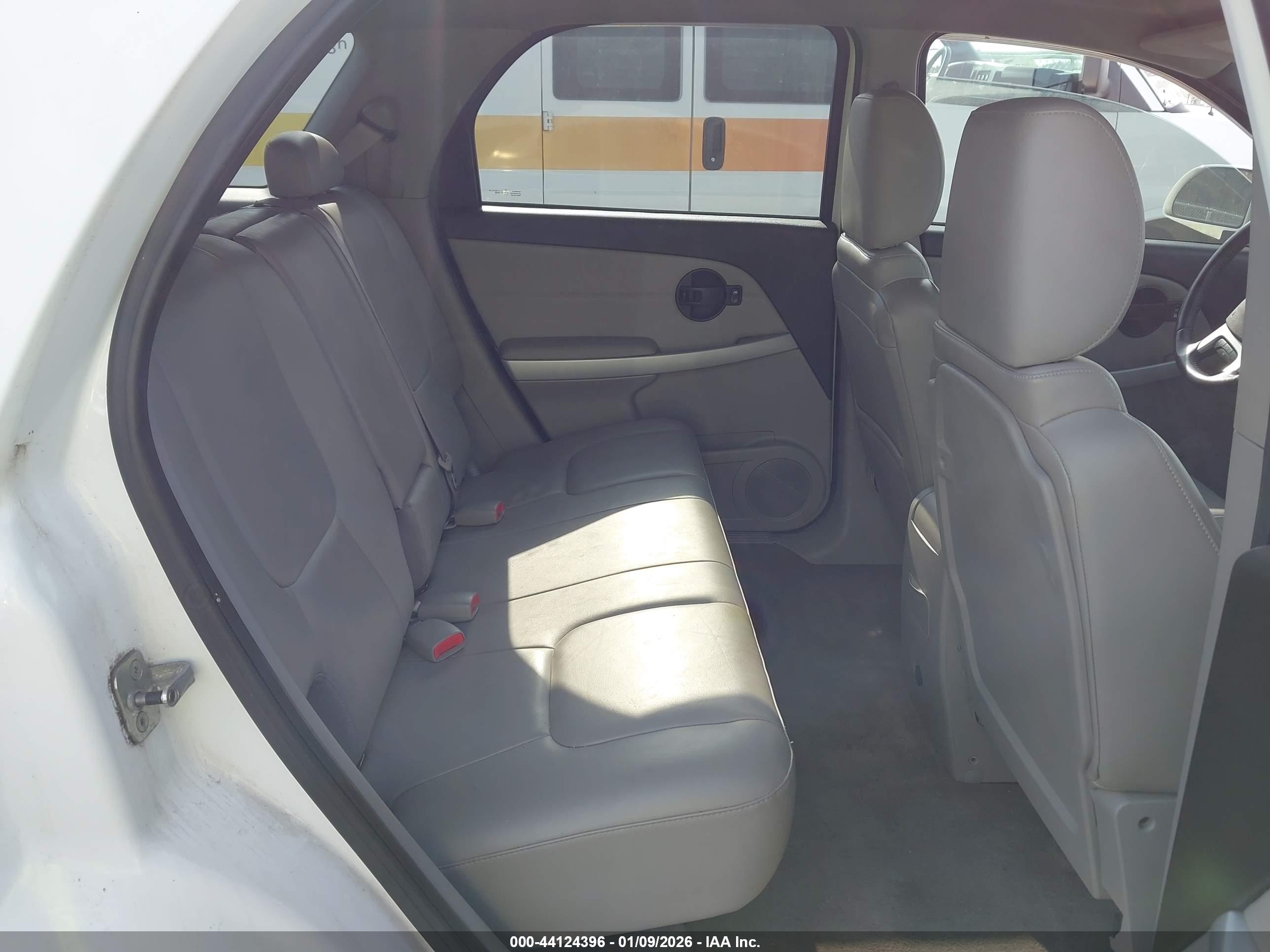 CHEVROLET EQUINOX image 8