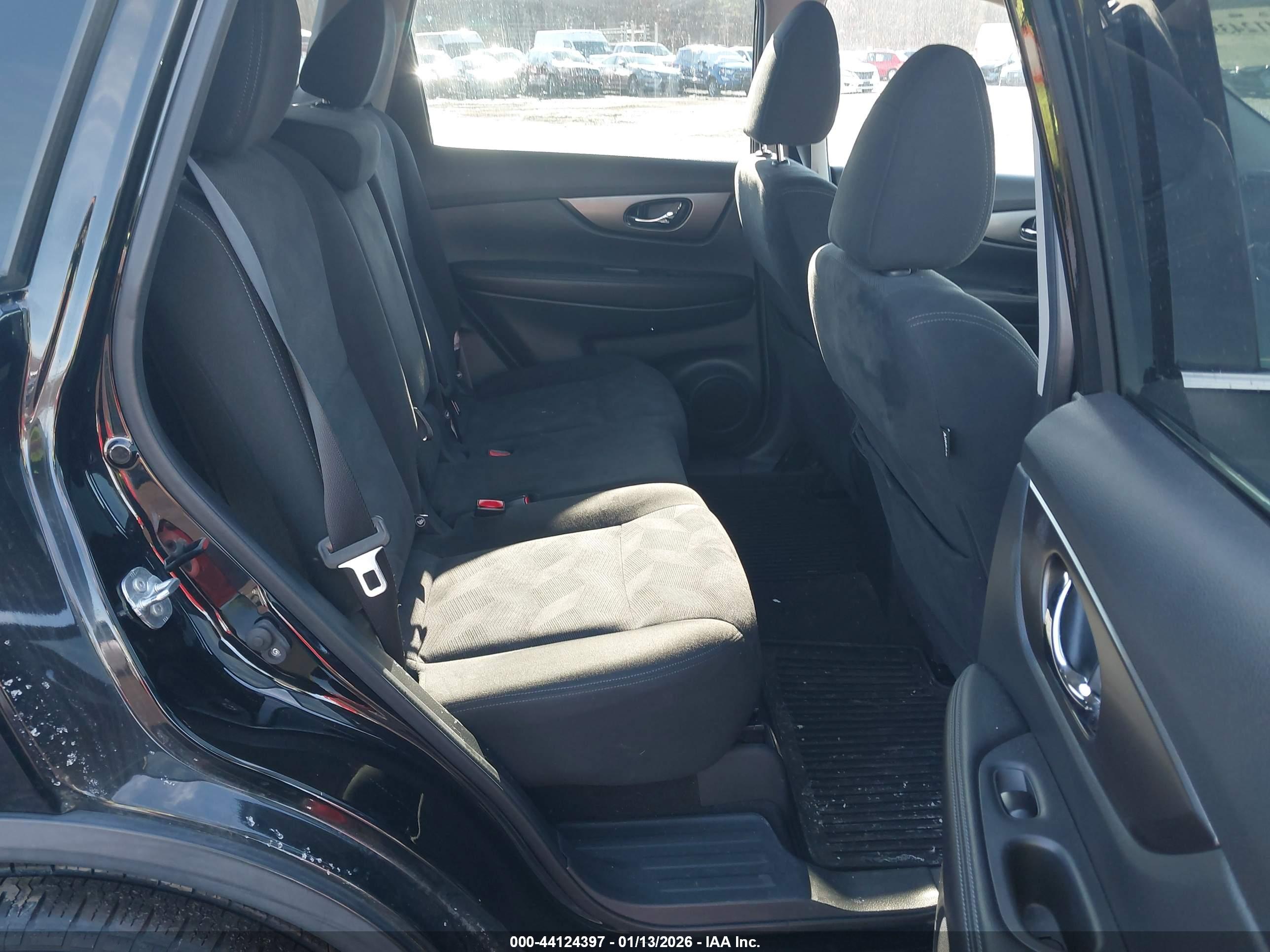 NISSAN ROGUE image 8