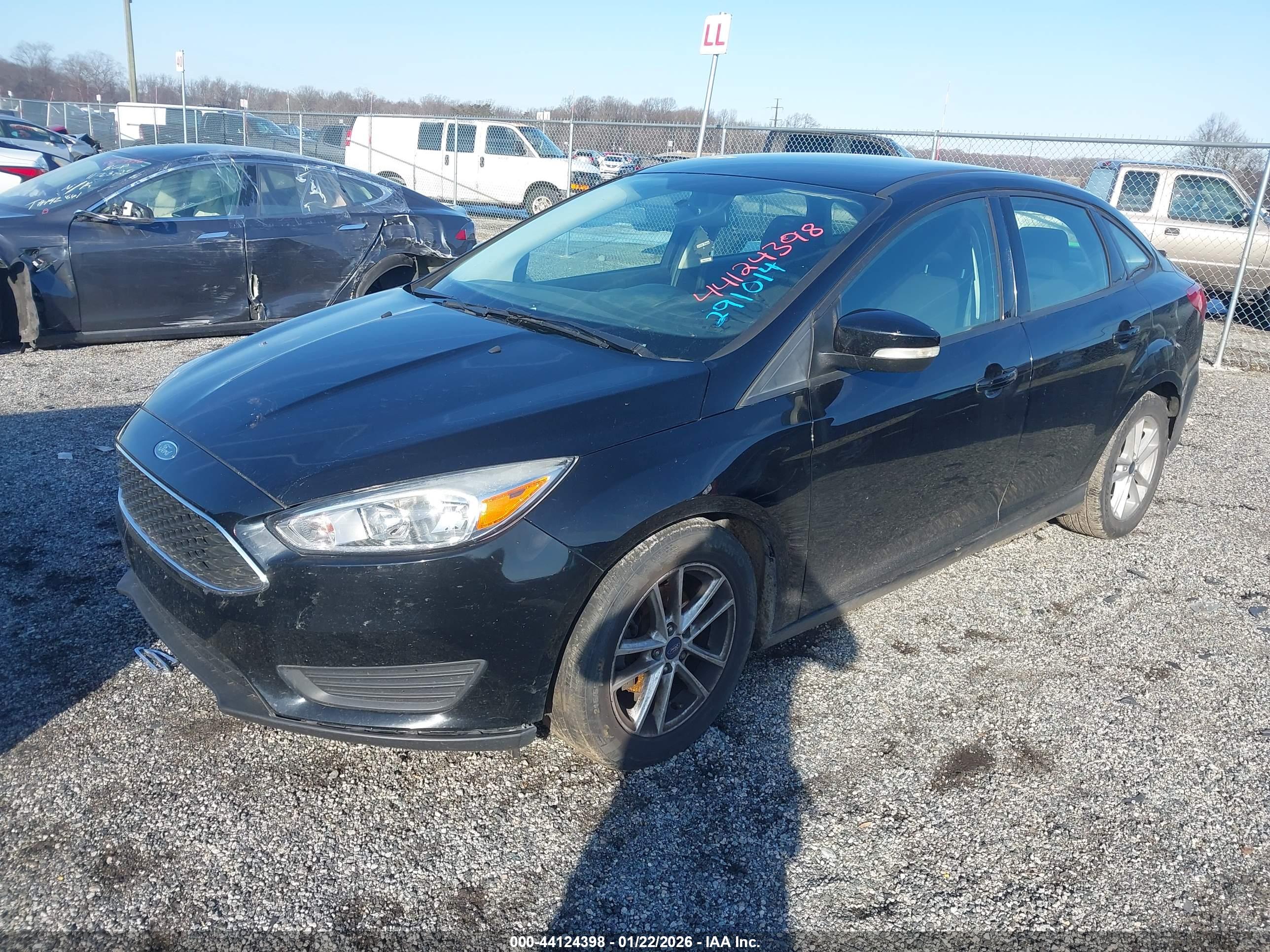 FORD FOCUS image 2