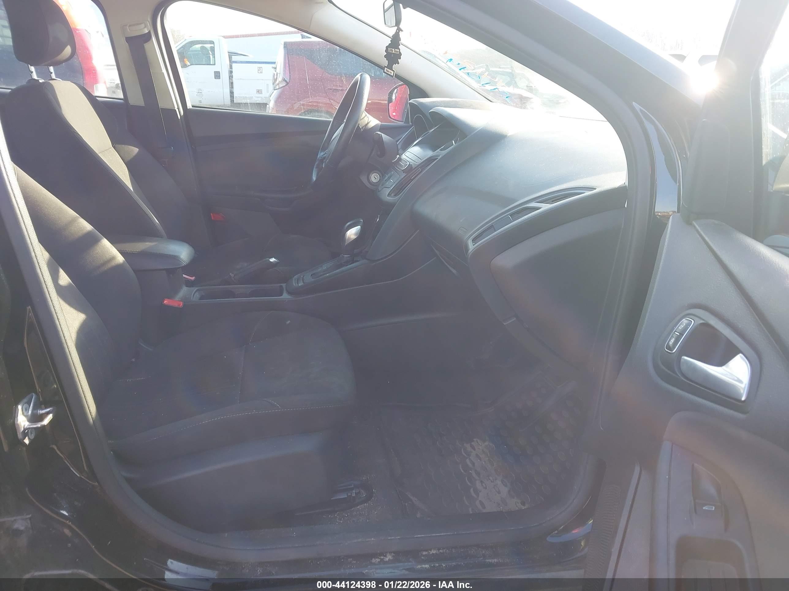 FORD FOCUS image 5