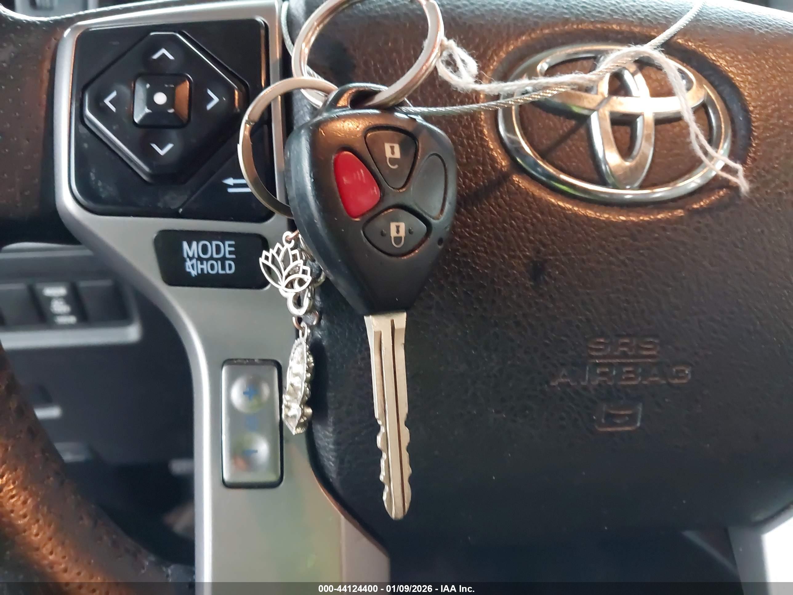 TOYOTA 4RUNNER image 11