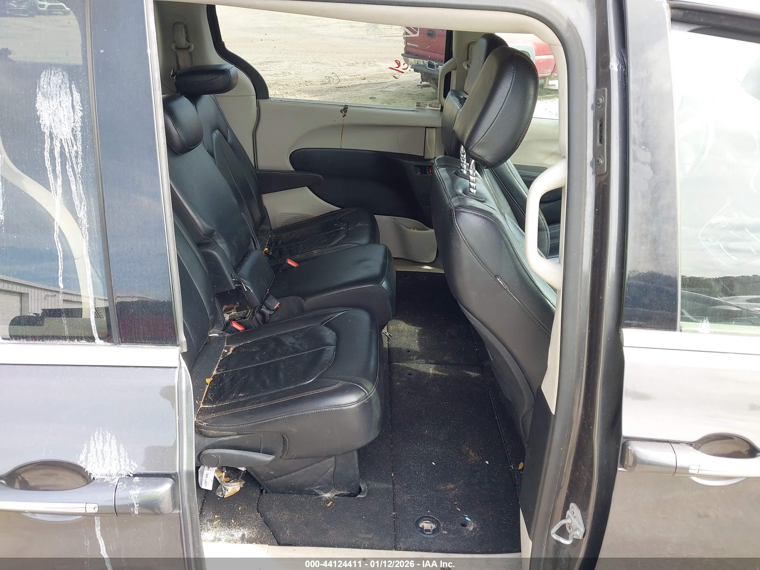 CHRYSLER PACIFICA image 8