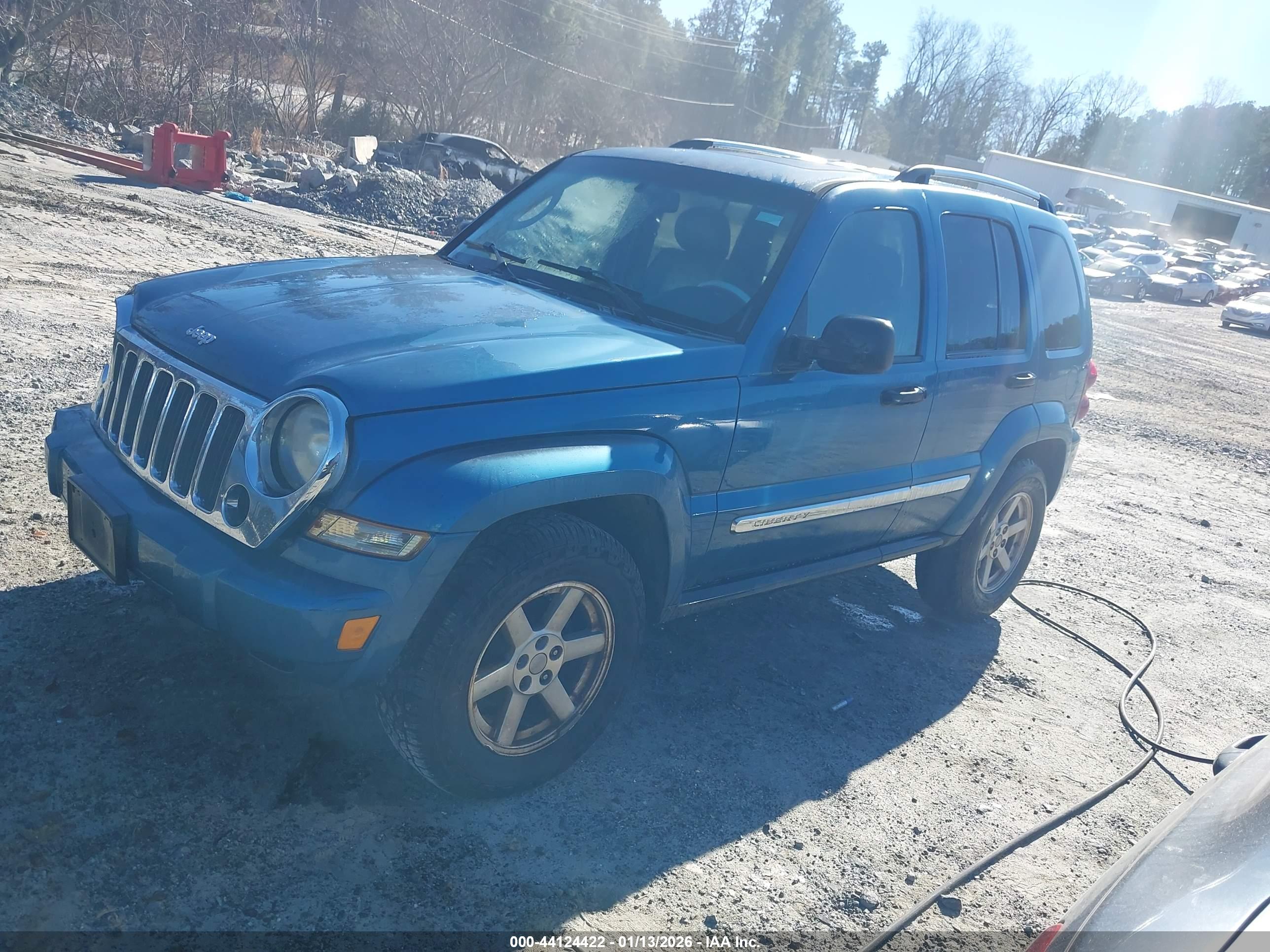 JEEP LIBERTY image 2