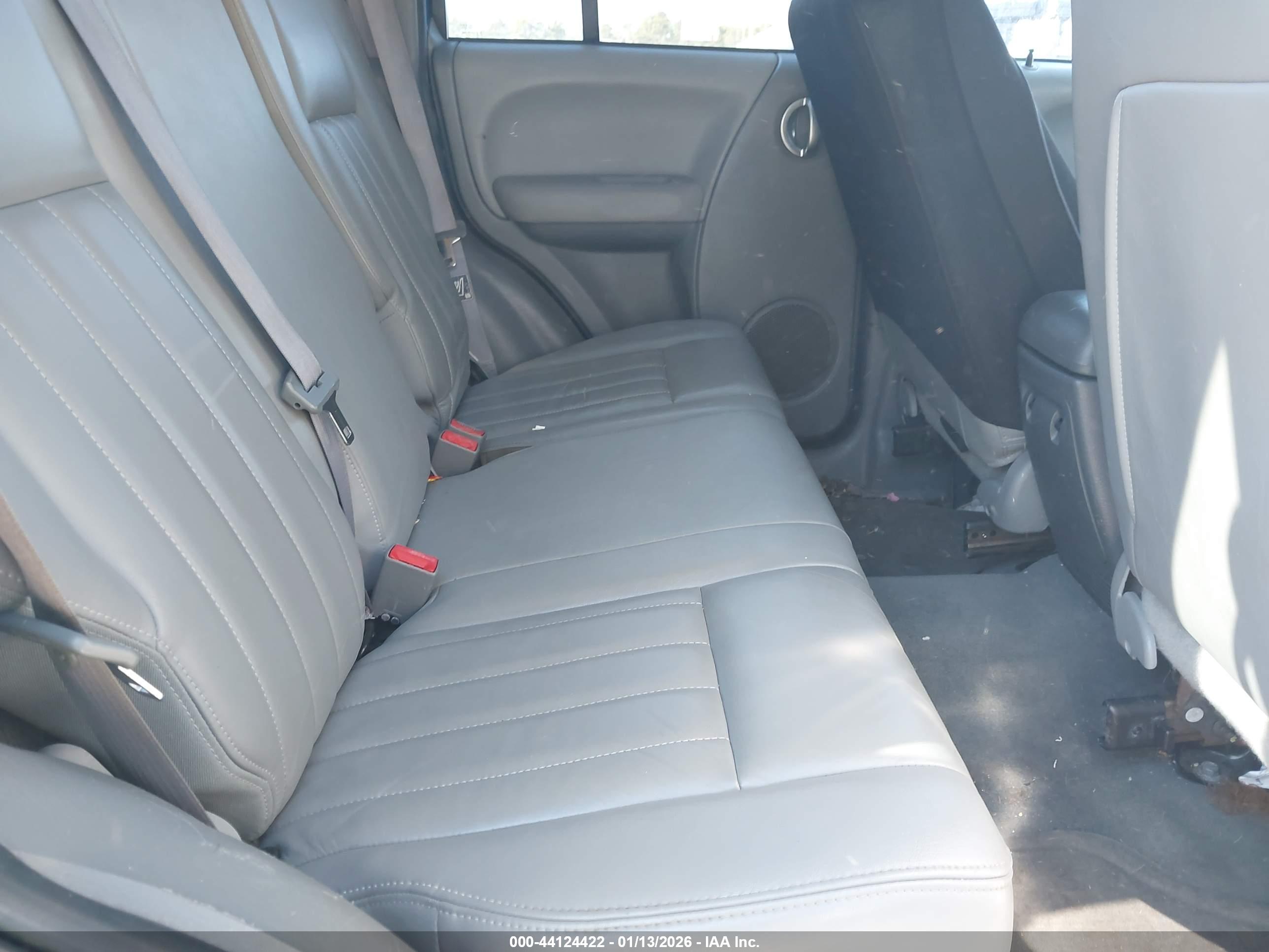 JEEP LIBERTY image 8
