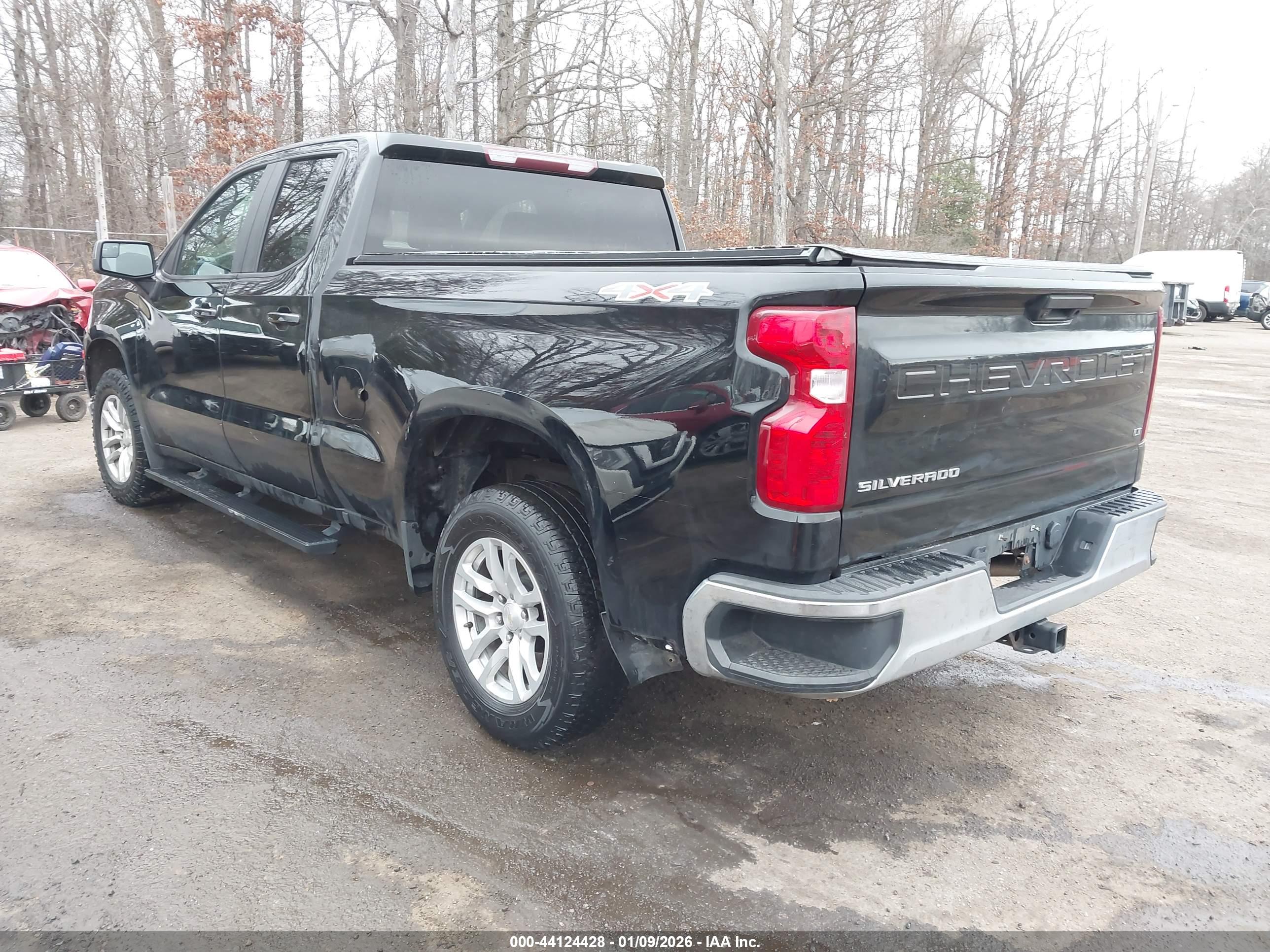 CHEVROLET SILVERADO image 3