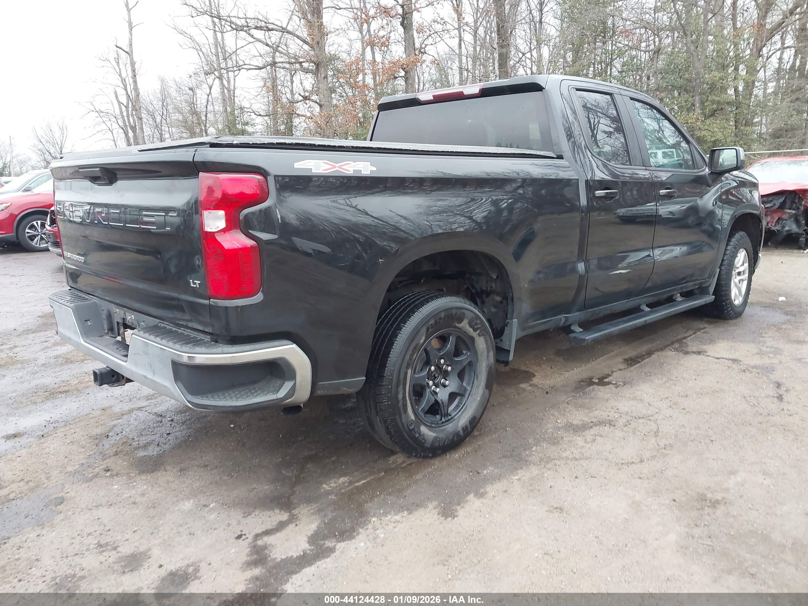 CHEVROLET SILVERADO image 4