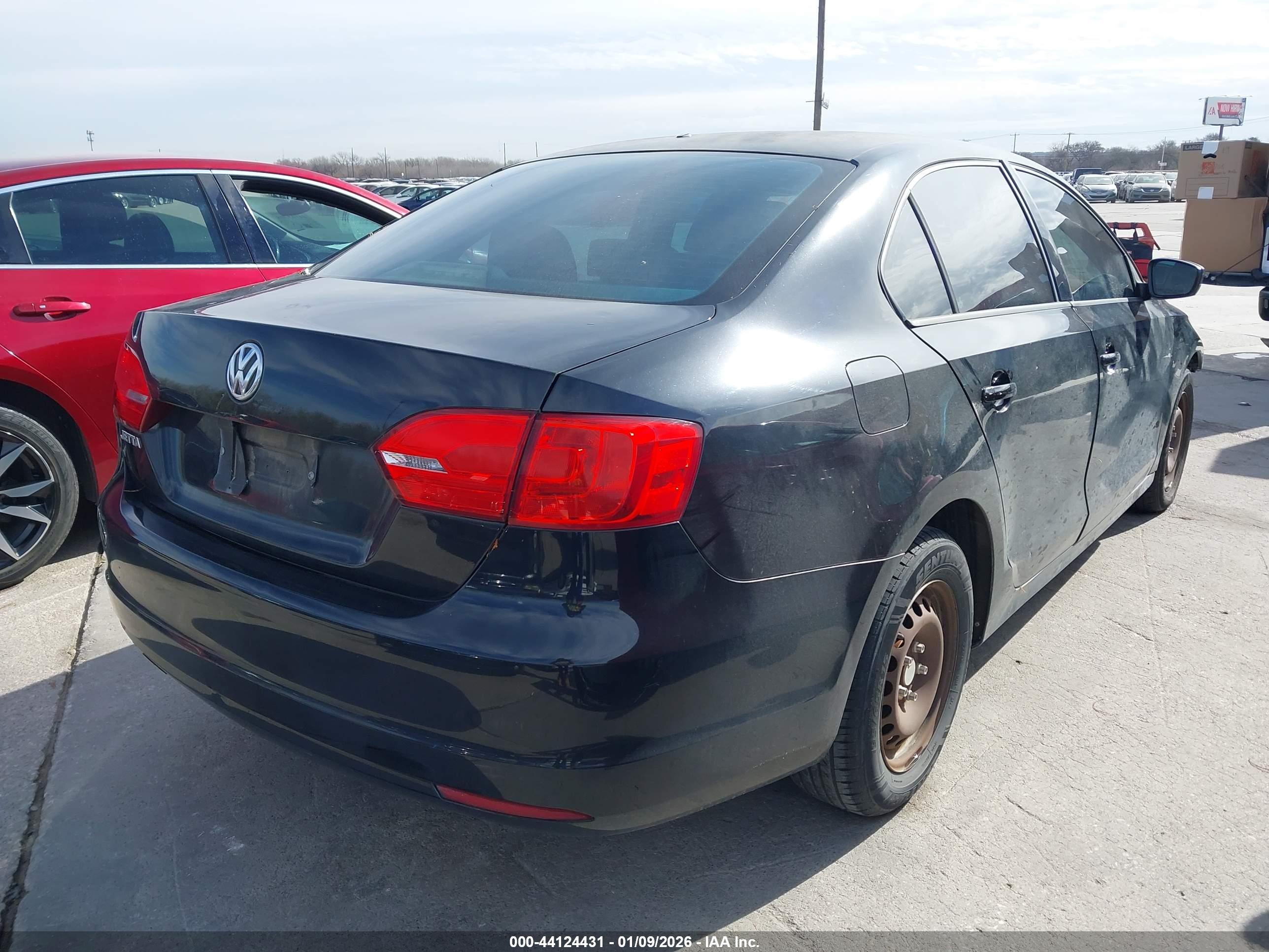 VOLKSWAGEN JETTA image 4