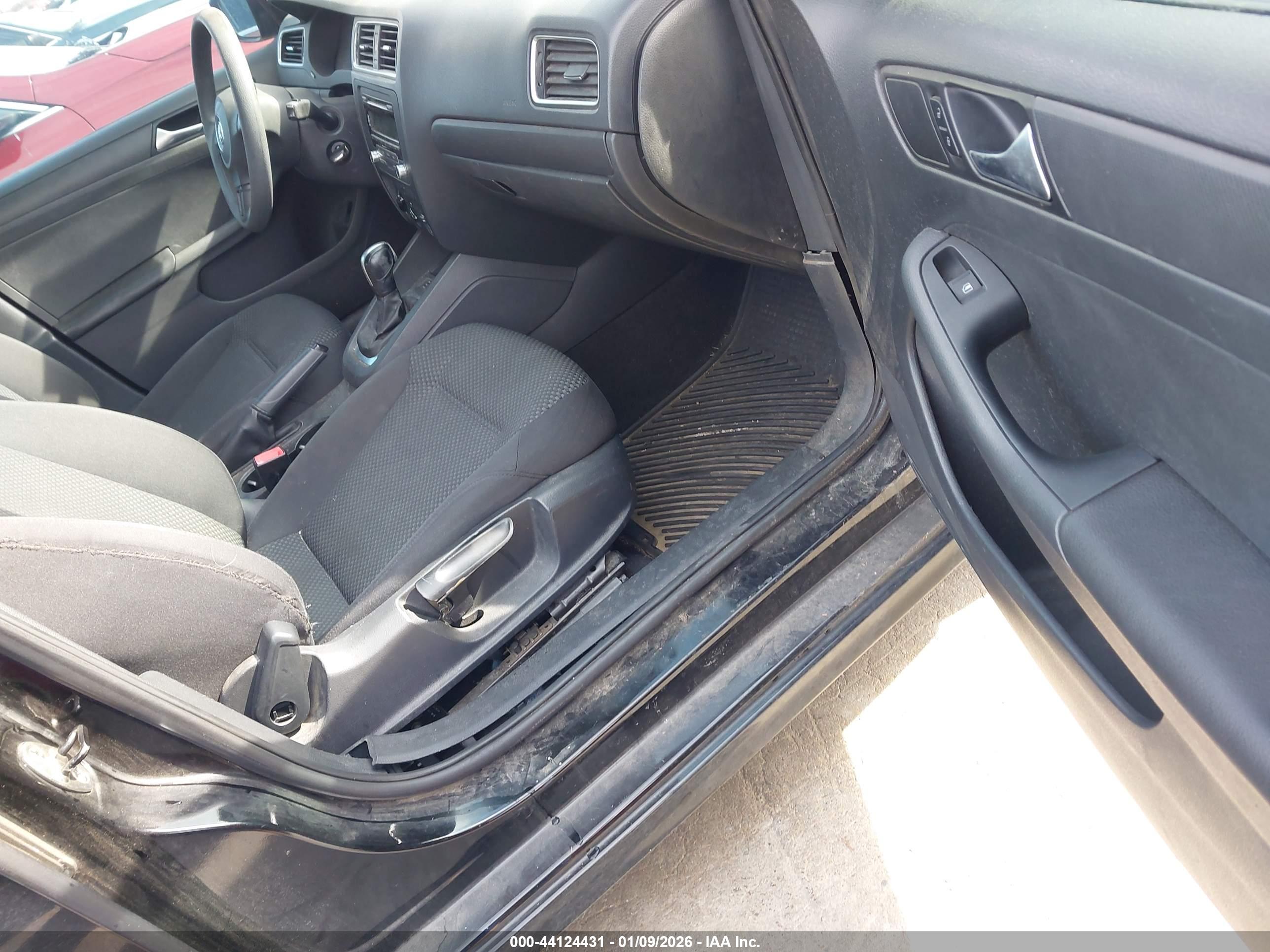 VOLKSWAGEN JETTA image 5